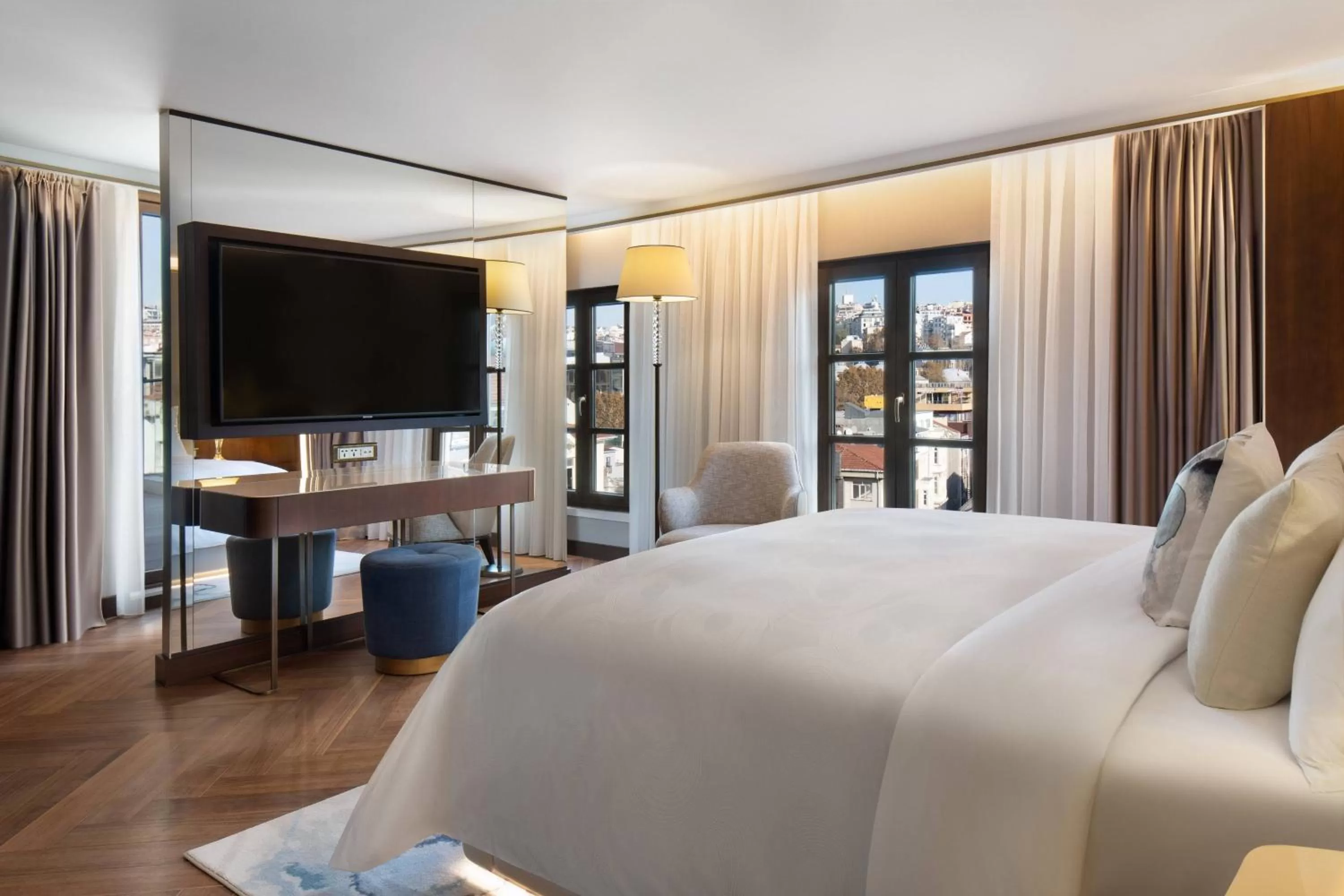 Photo of the whole room, Bed in JW Marriott Istanbul Bosphorus