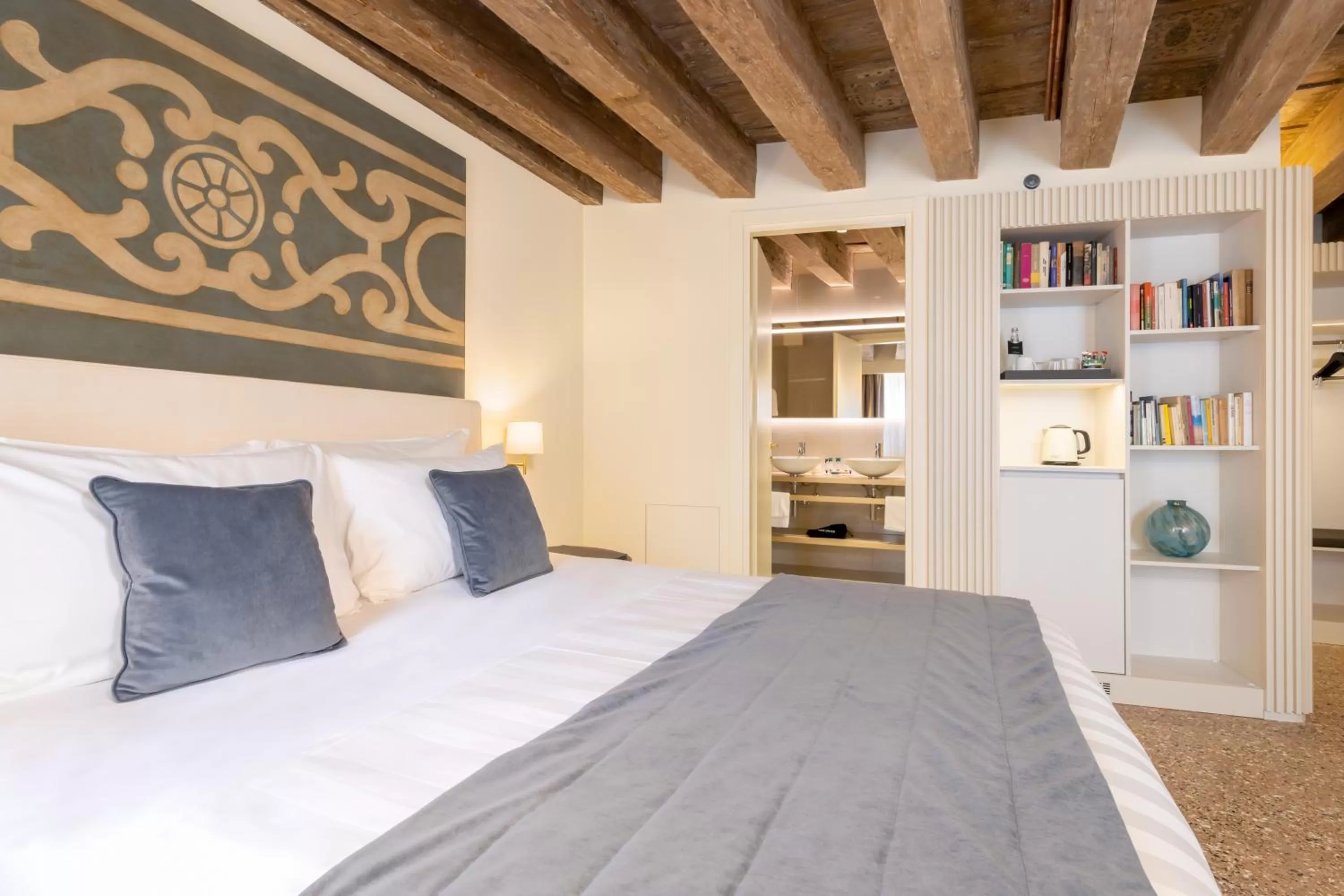 Photo of the whole room, Bed in Palazzo Keller