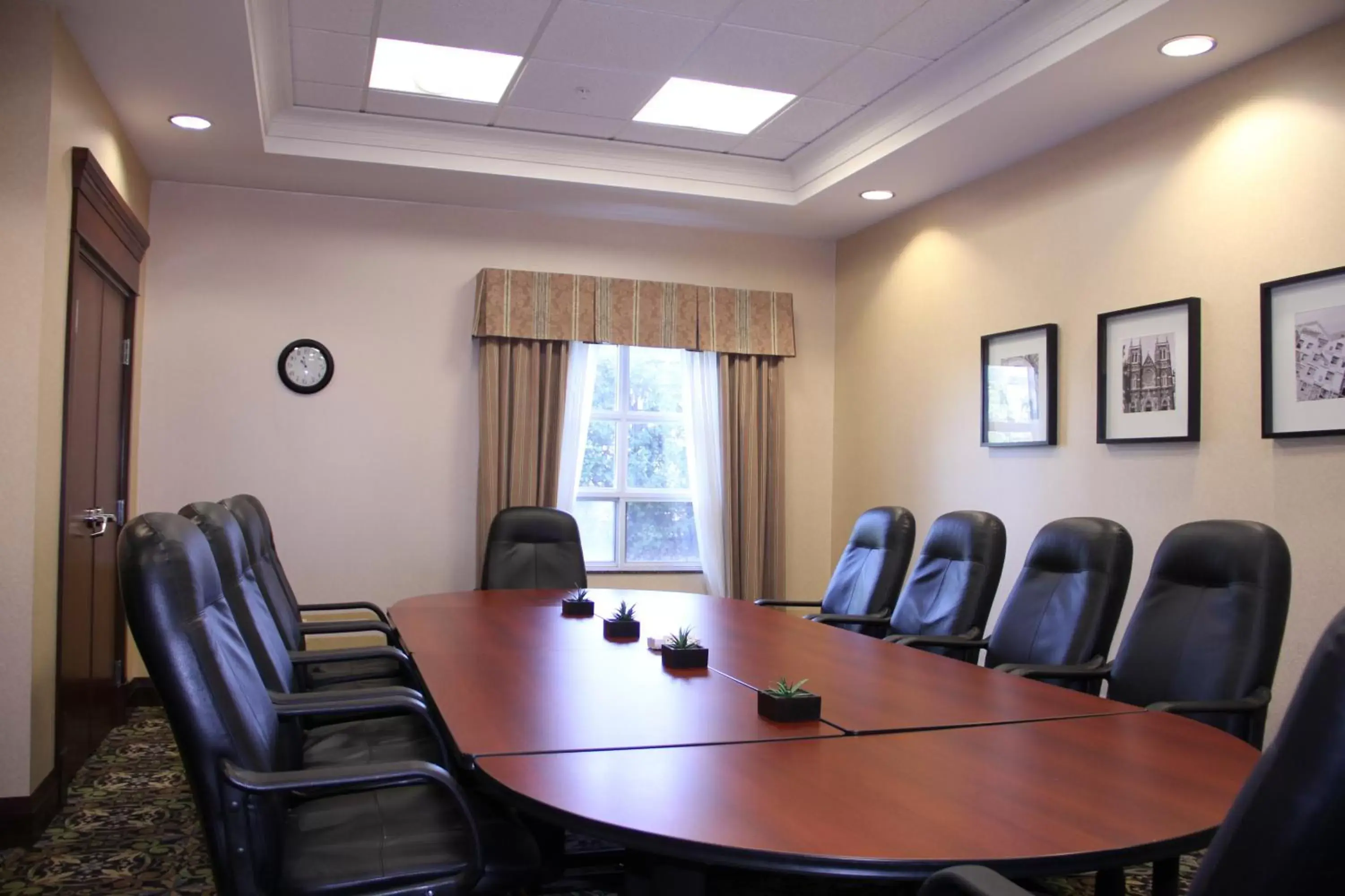 Meeting/conference room in Staybridge Suites London, an IHG Hotel