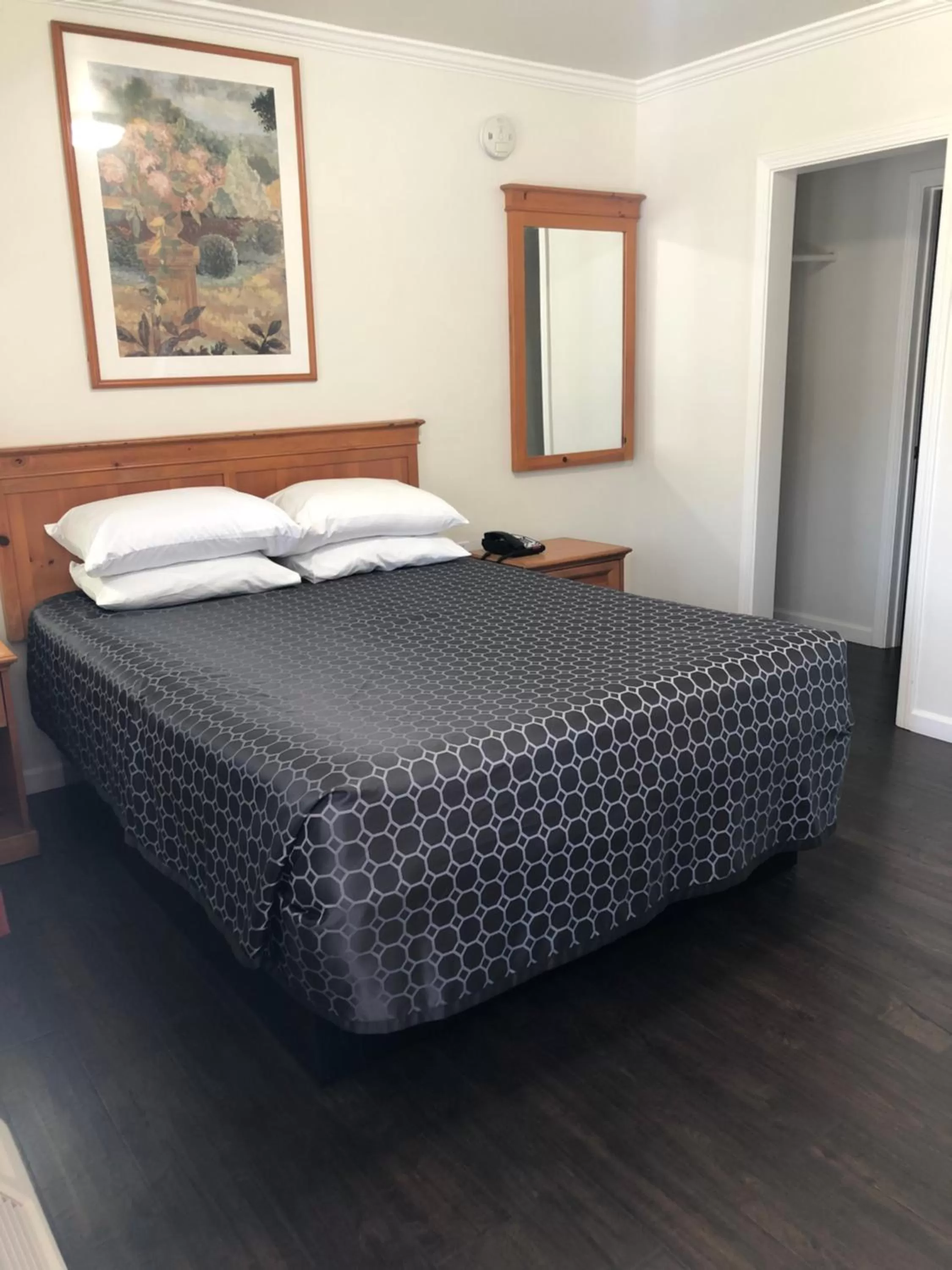 Bed in Drift Inn, LLC