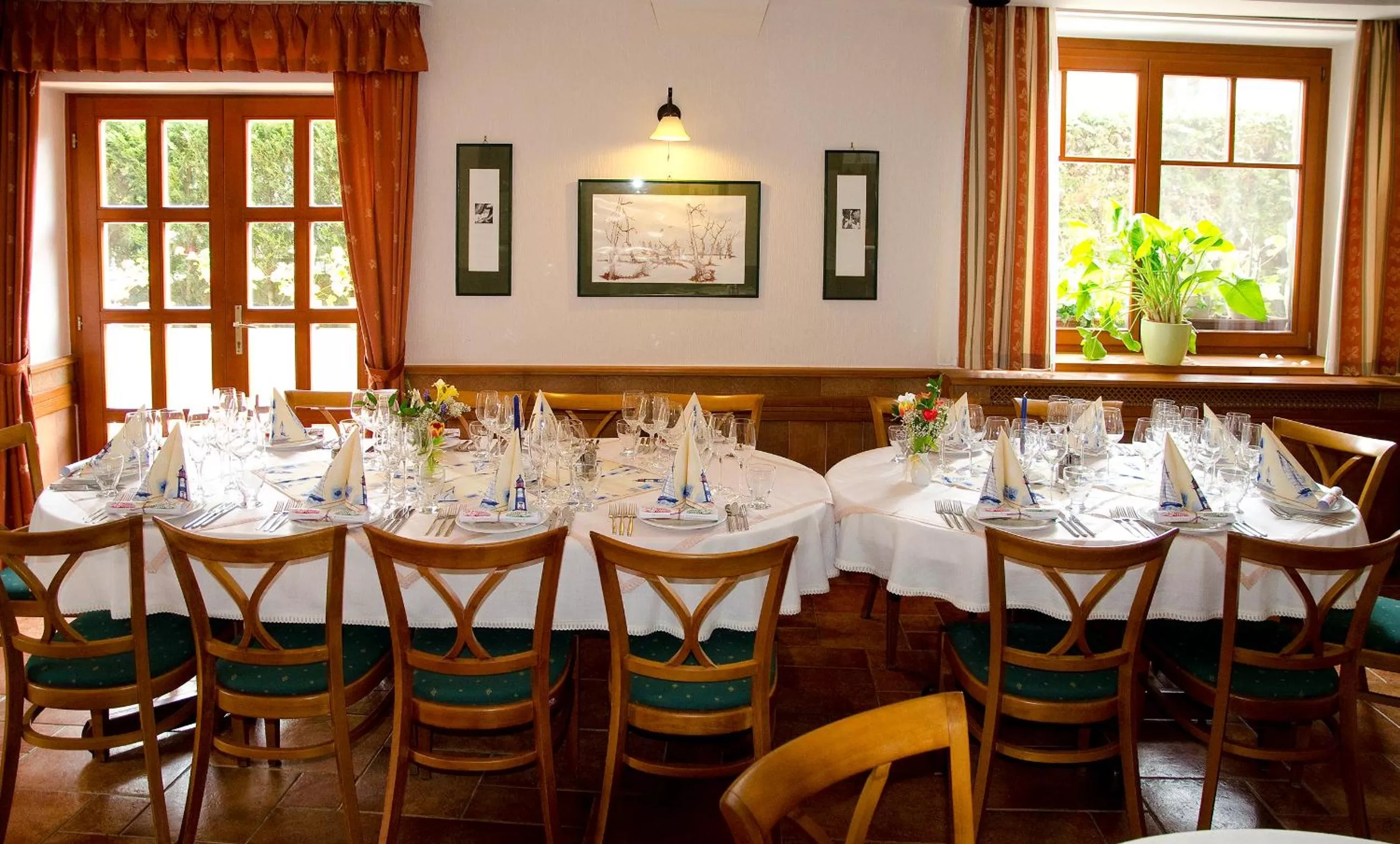 Restaurant/places to eat in Vadászkürt Panzió