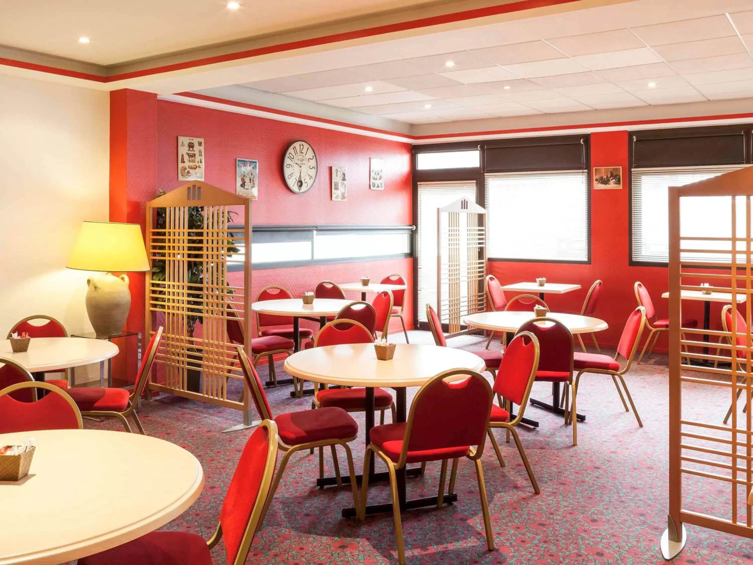 Restaurant/Places to Eat in ibis Châtellerault