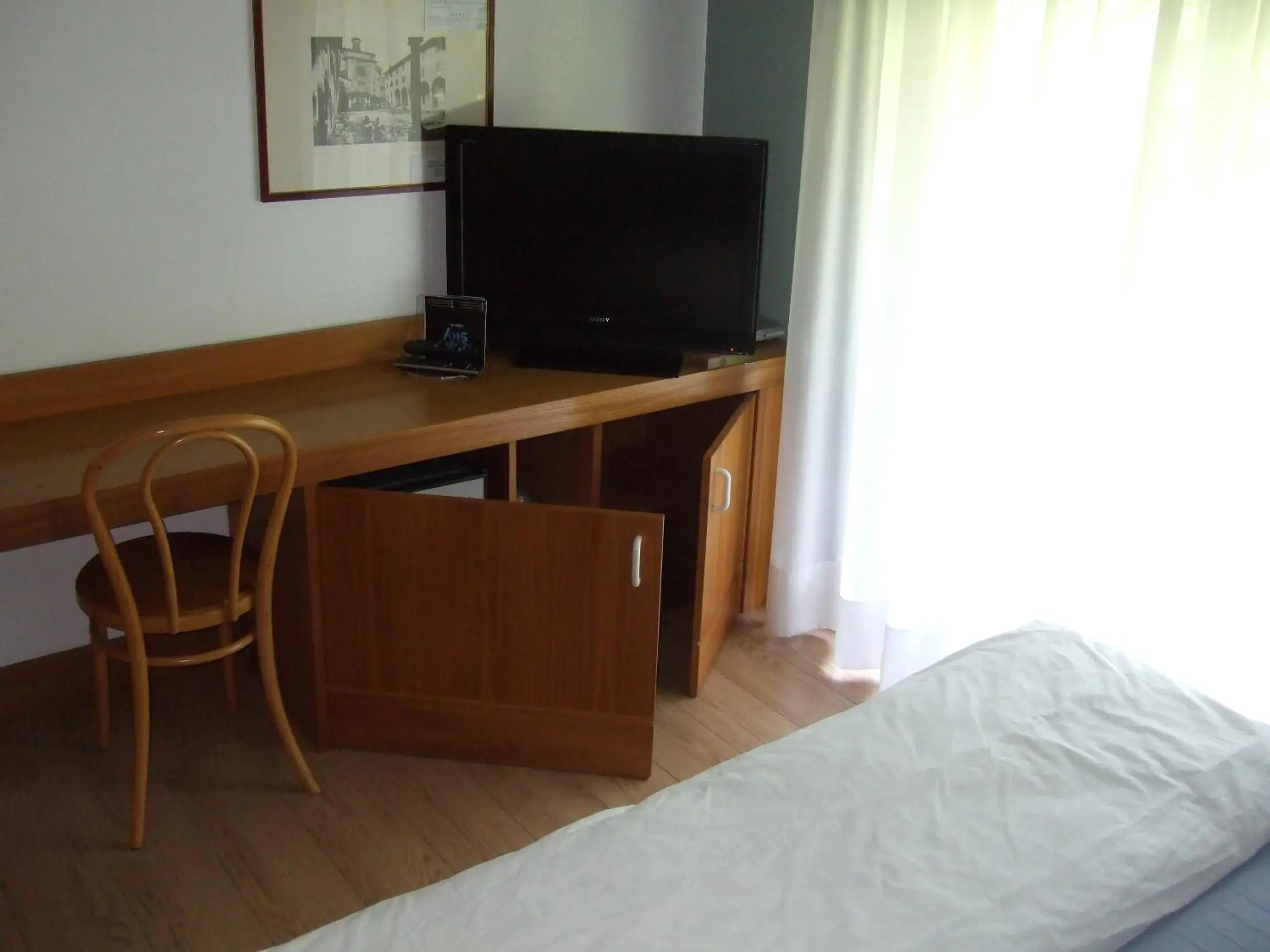 TV and multimedia, TV/Entertainment Center in Hotel Canturio