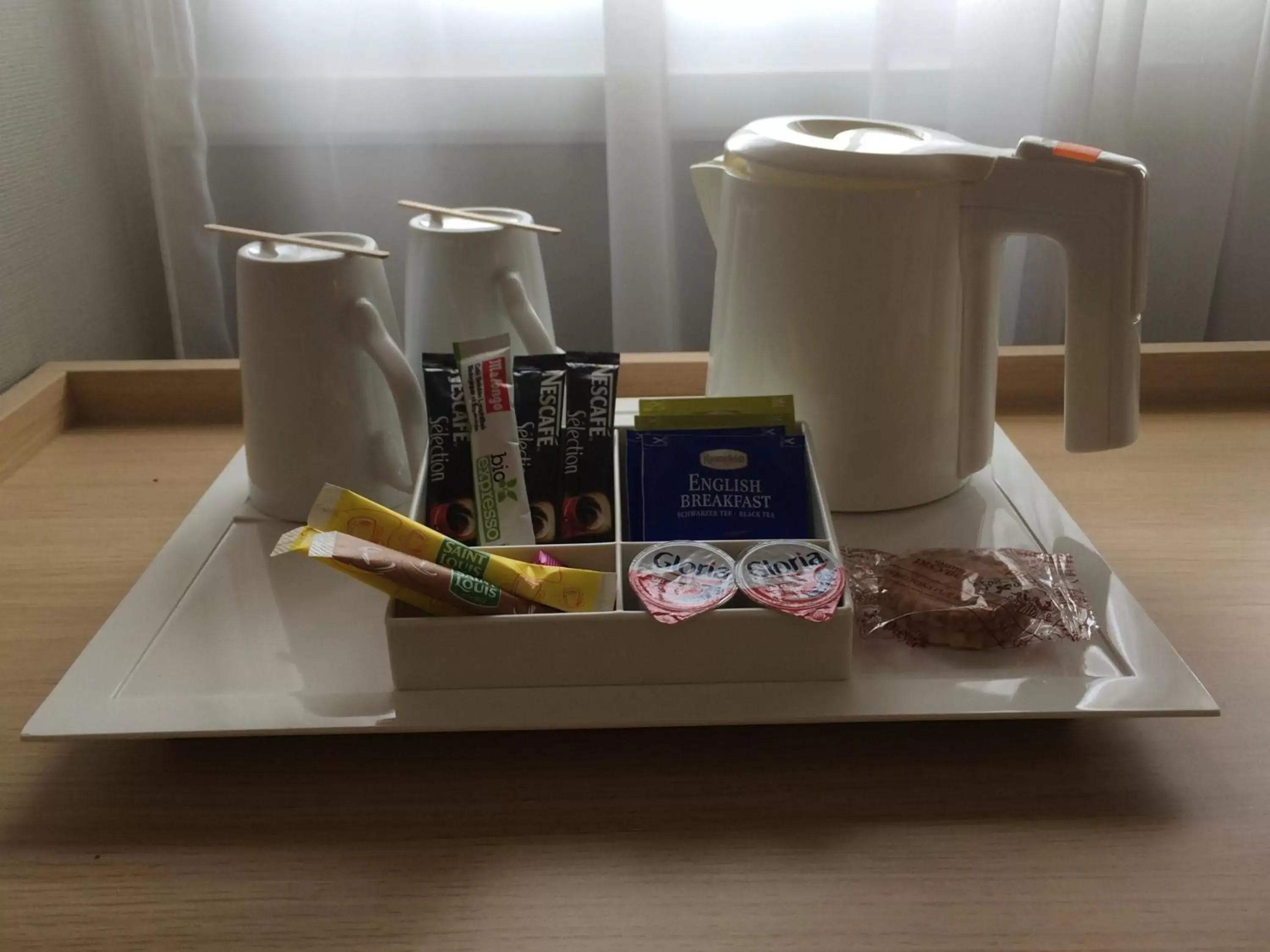 Coffee/tea facilities in Hotel Inn Paris CDG Airport - ex Best Western