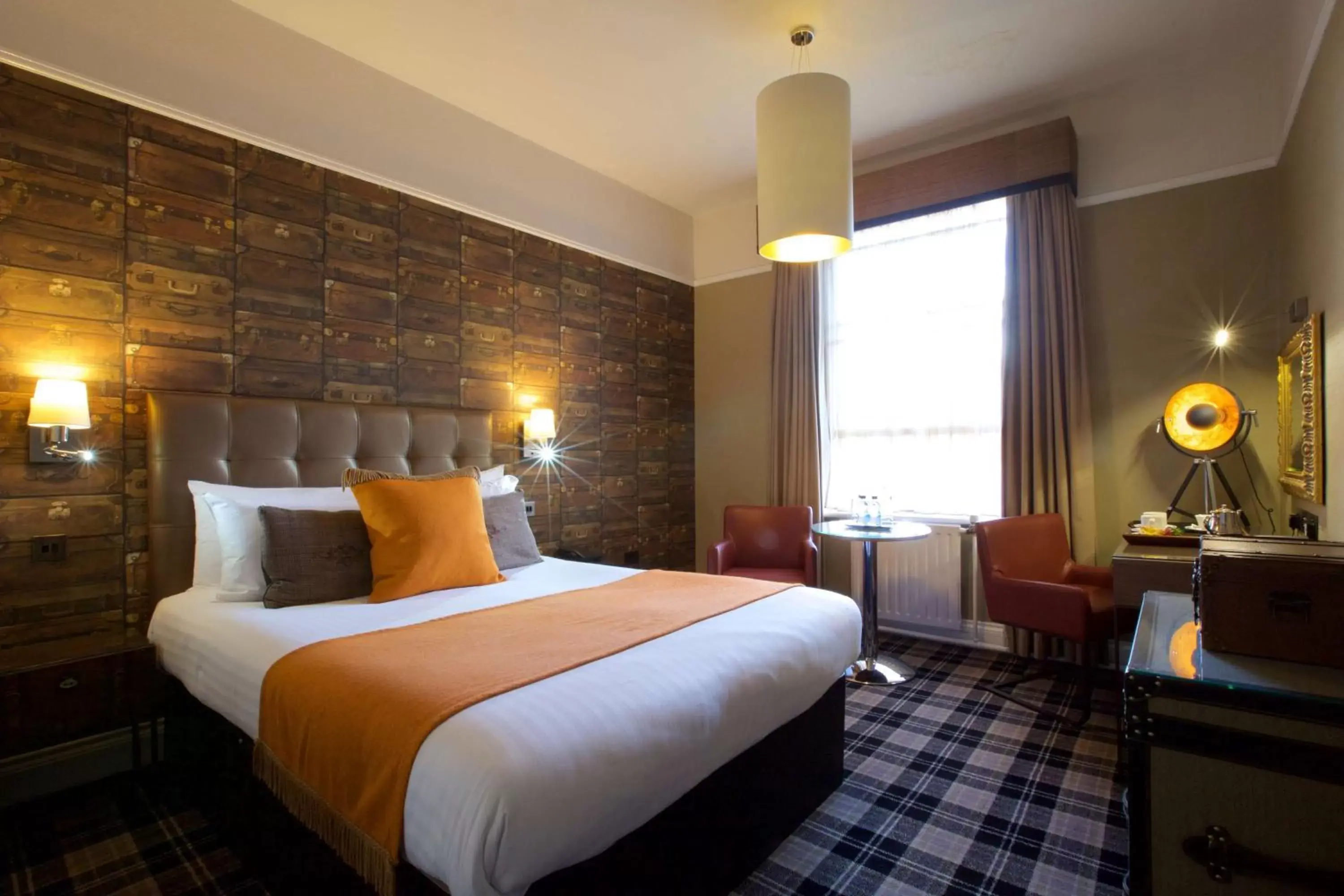 Bedroom, Bed in The Queen at Chester Hotel, BW Premier Collection