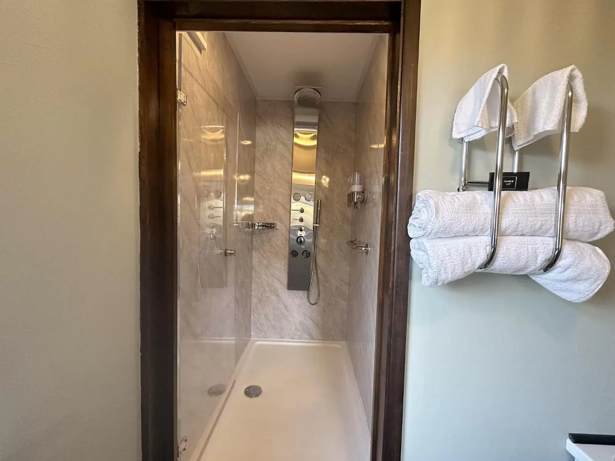 Shower, Bathroom in Heathwood