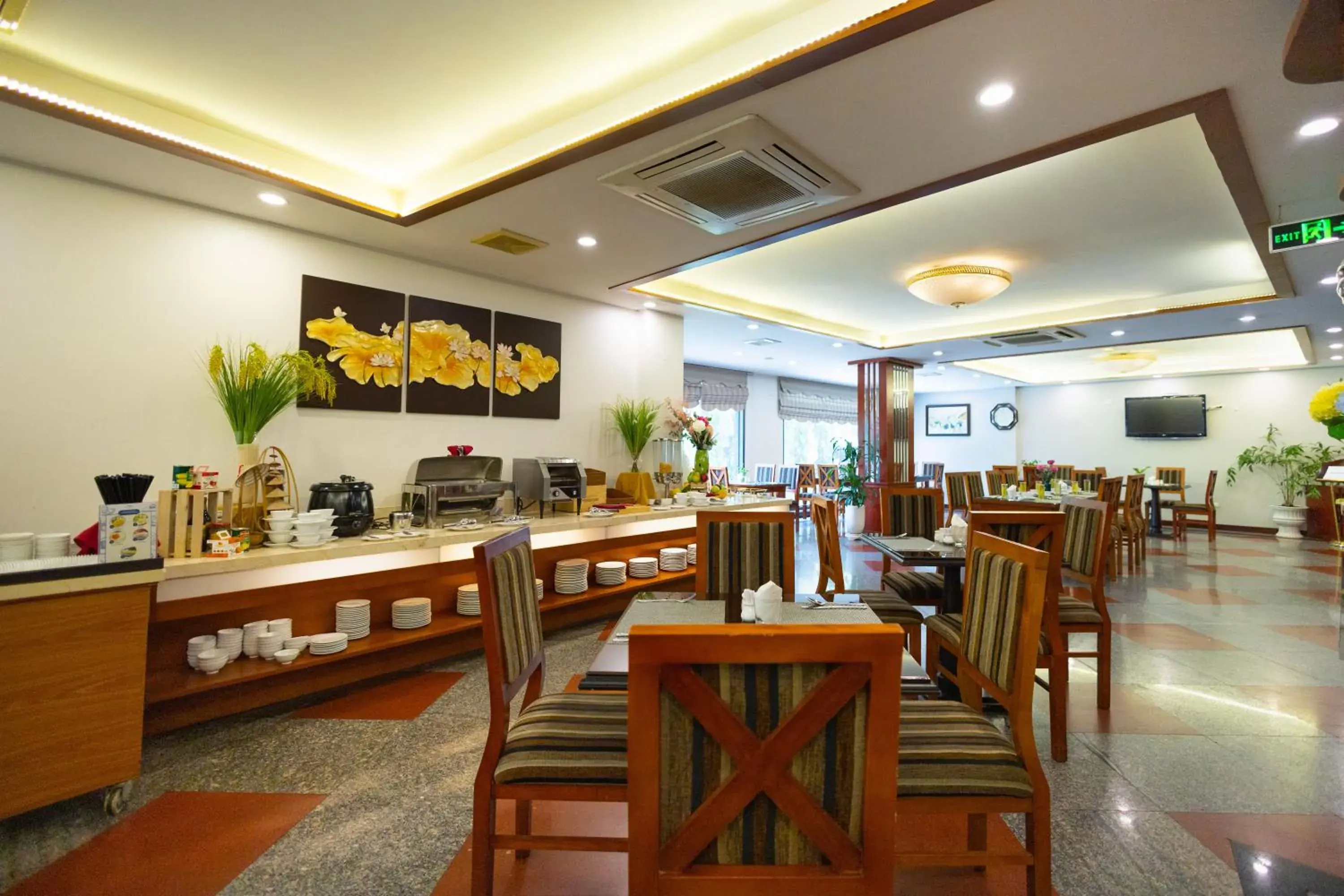 Restaurant/Places to Eat in Sen Hotel