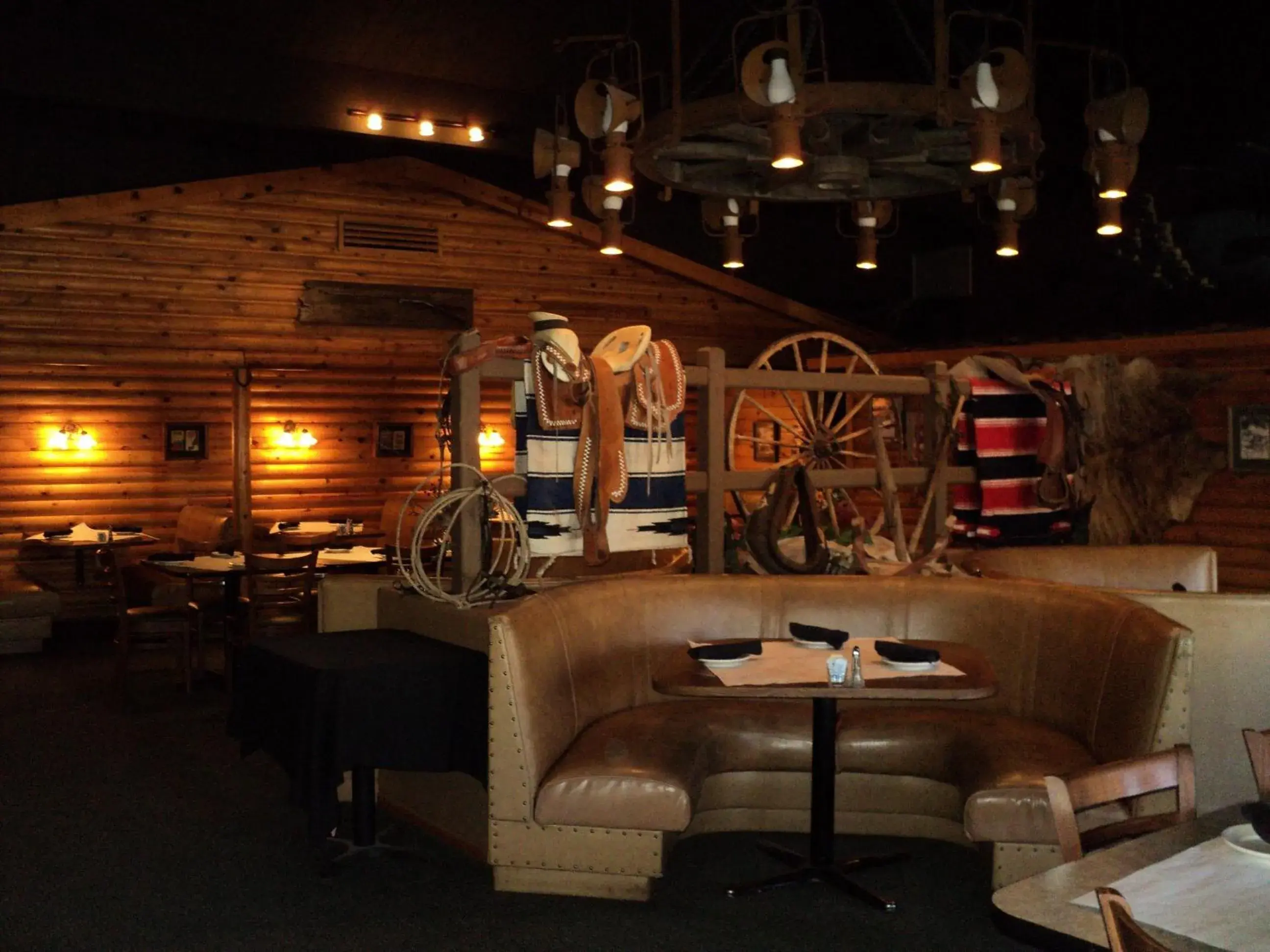 Restaurant/places to eat, Lounge/Bar in Kohl's Ranch Lodge