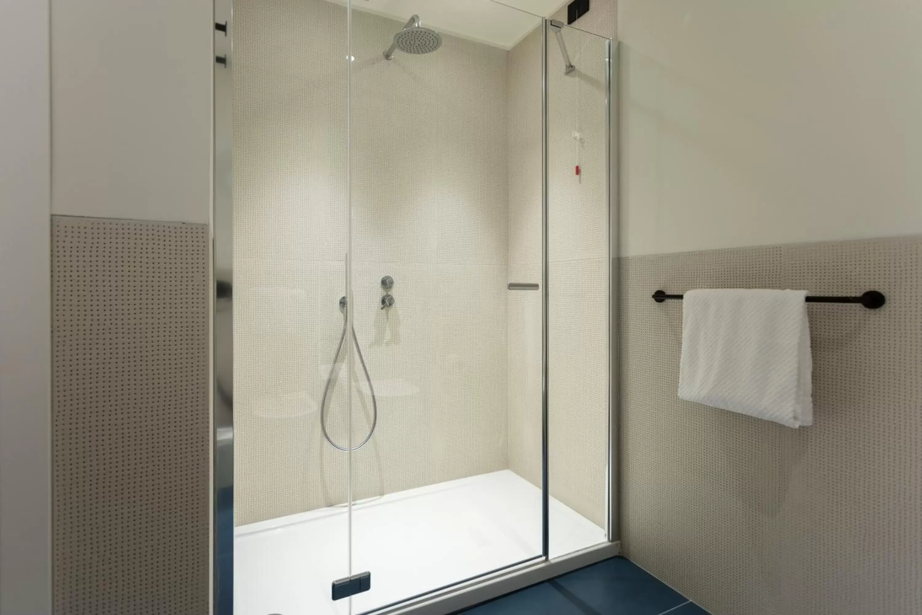 Shower, Bathroom in Sant'Ambrogio Apartments