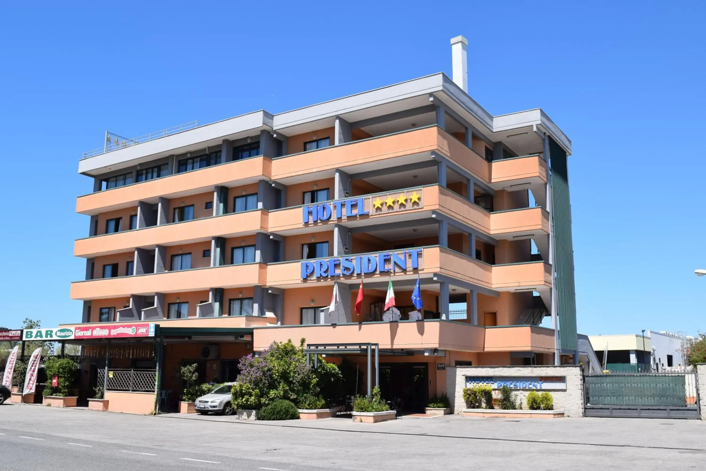 Facade/entrance, Property Building in Hotel President Pomezia