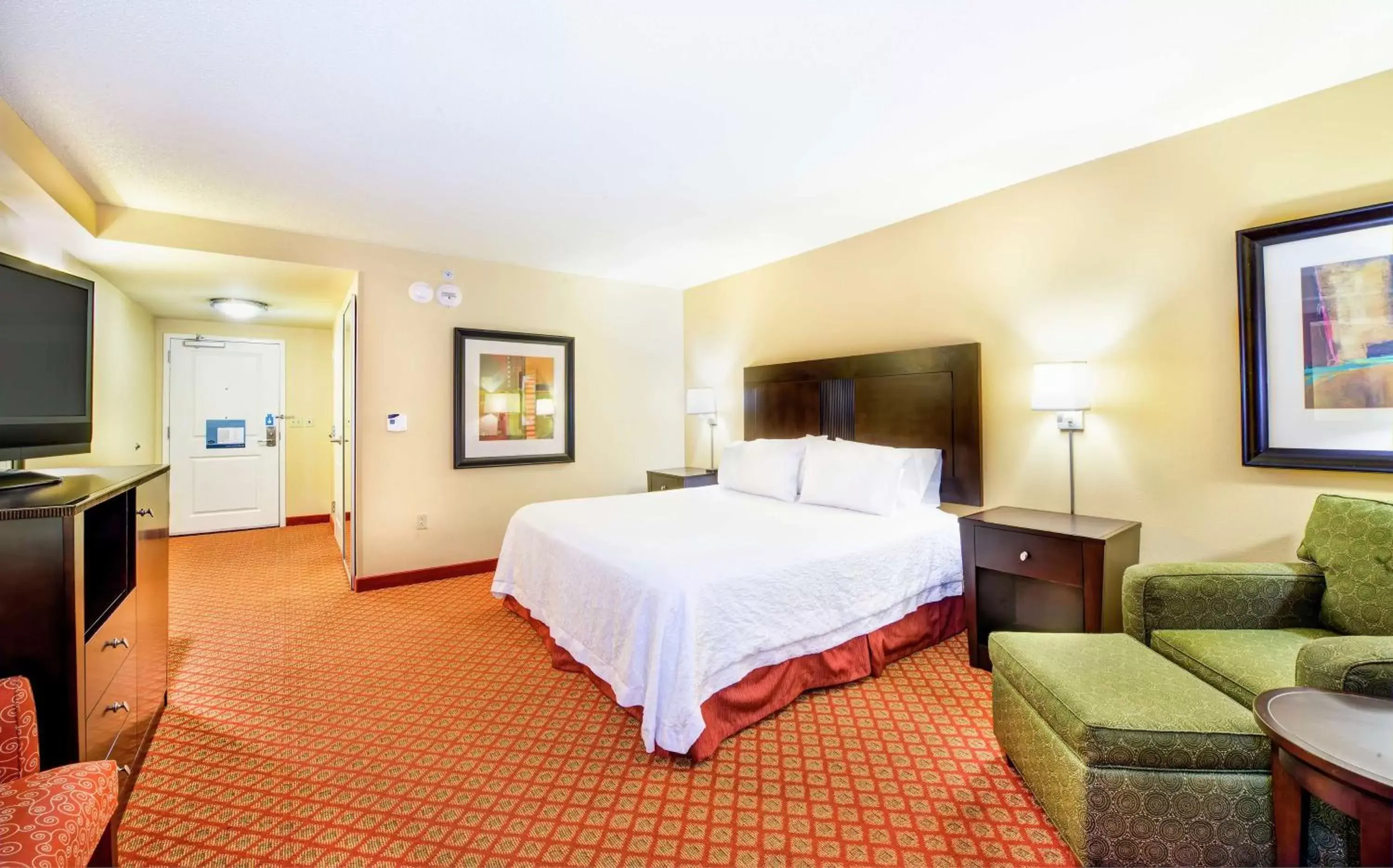 Bedroom, Bed in Hampton Inn & Suites Scottsboro
