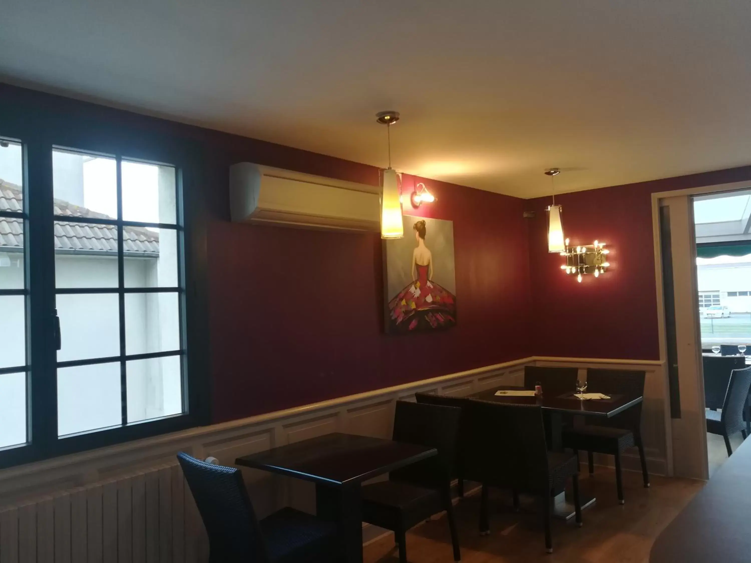 Lobby or reception, Restaurant/Places to Eat in Contact Hôtel du Relais Thouars