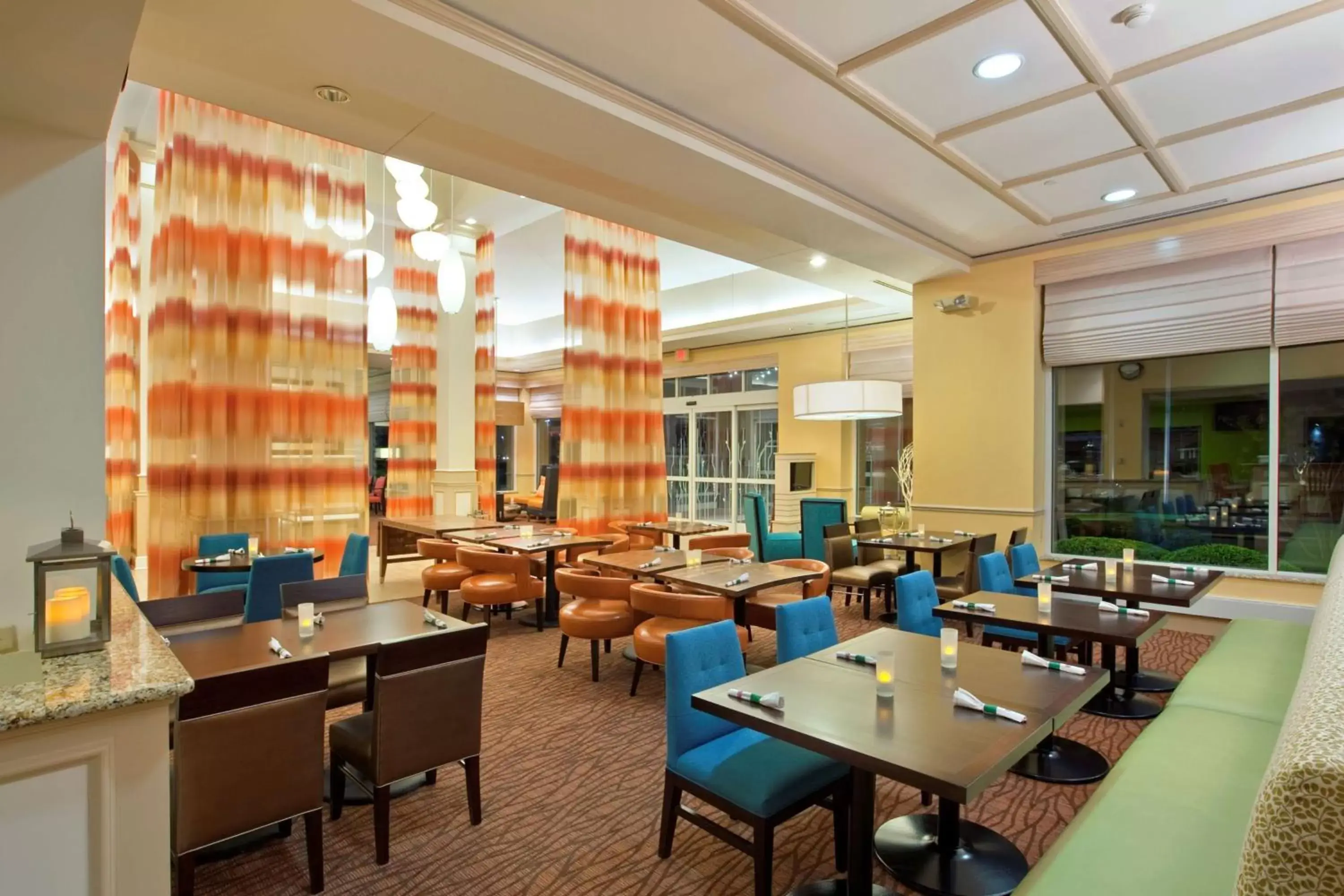 Restaurant/Places to Eat in Hilton Garden Inn Hoffman Estates