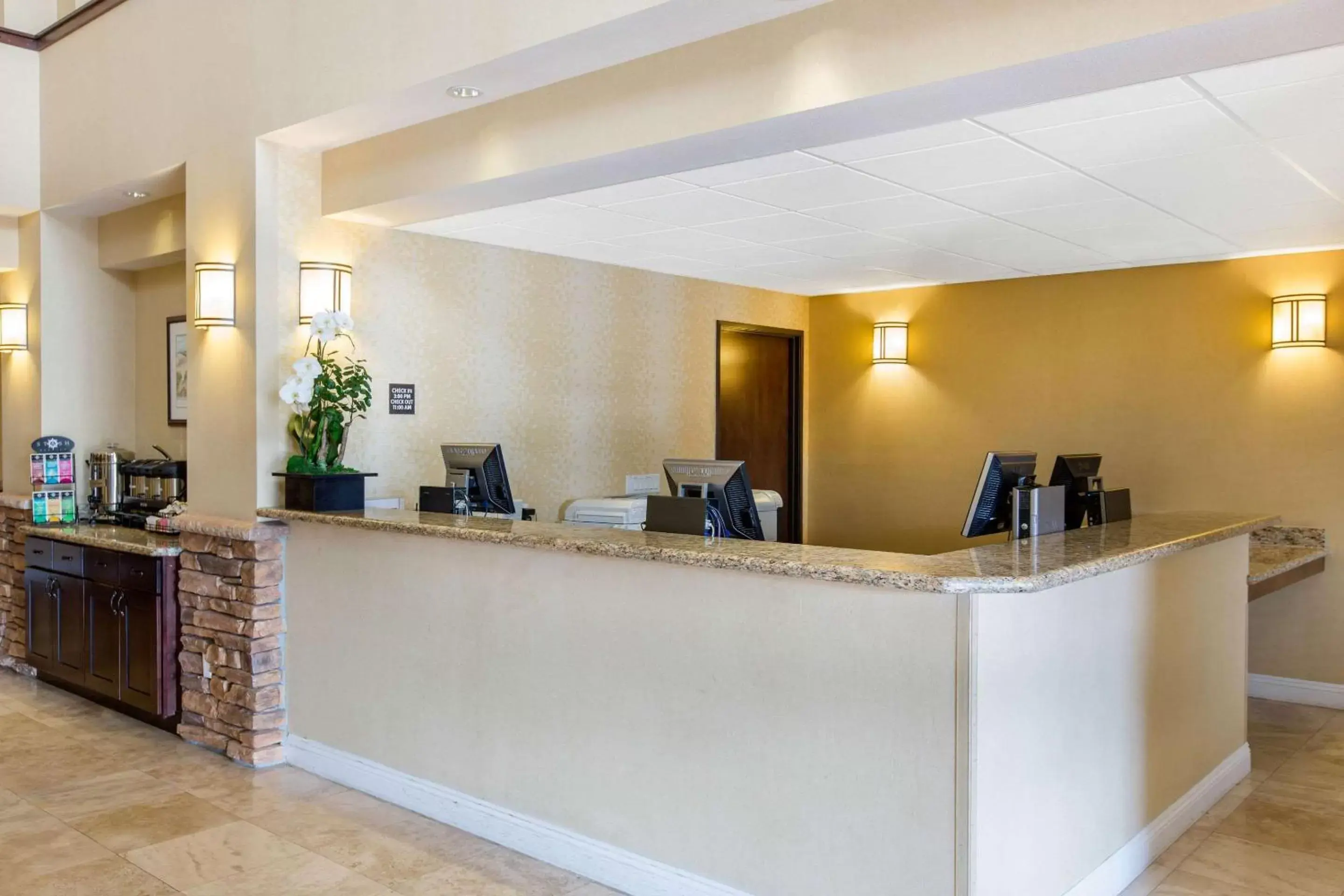 Lobby or reception, Lobby/Reception in The Oaks Hotel & Suites
