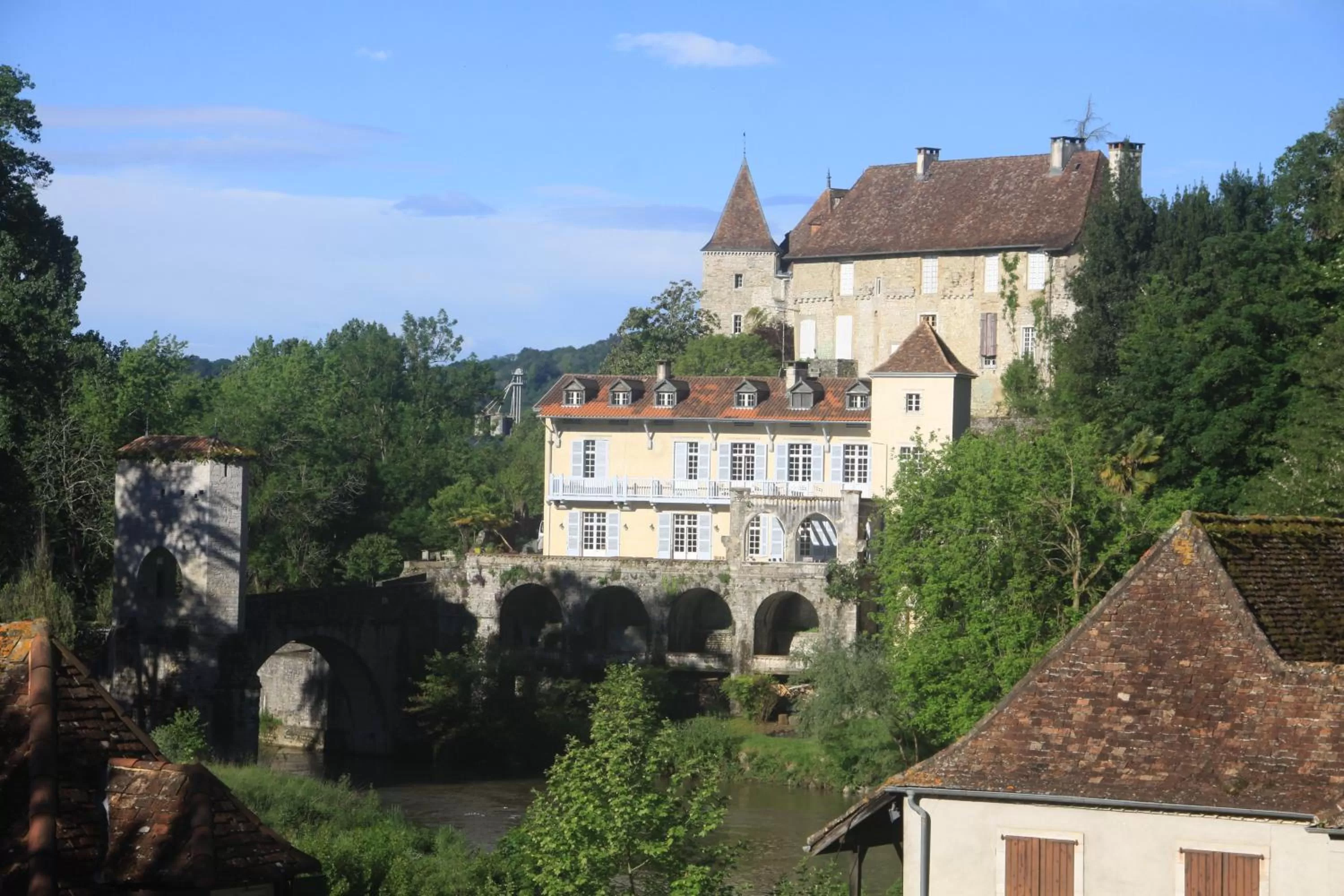 Property building in Chambres du Pont de la Légende