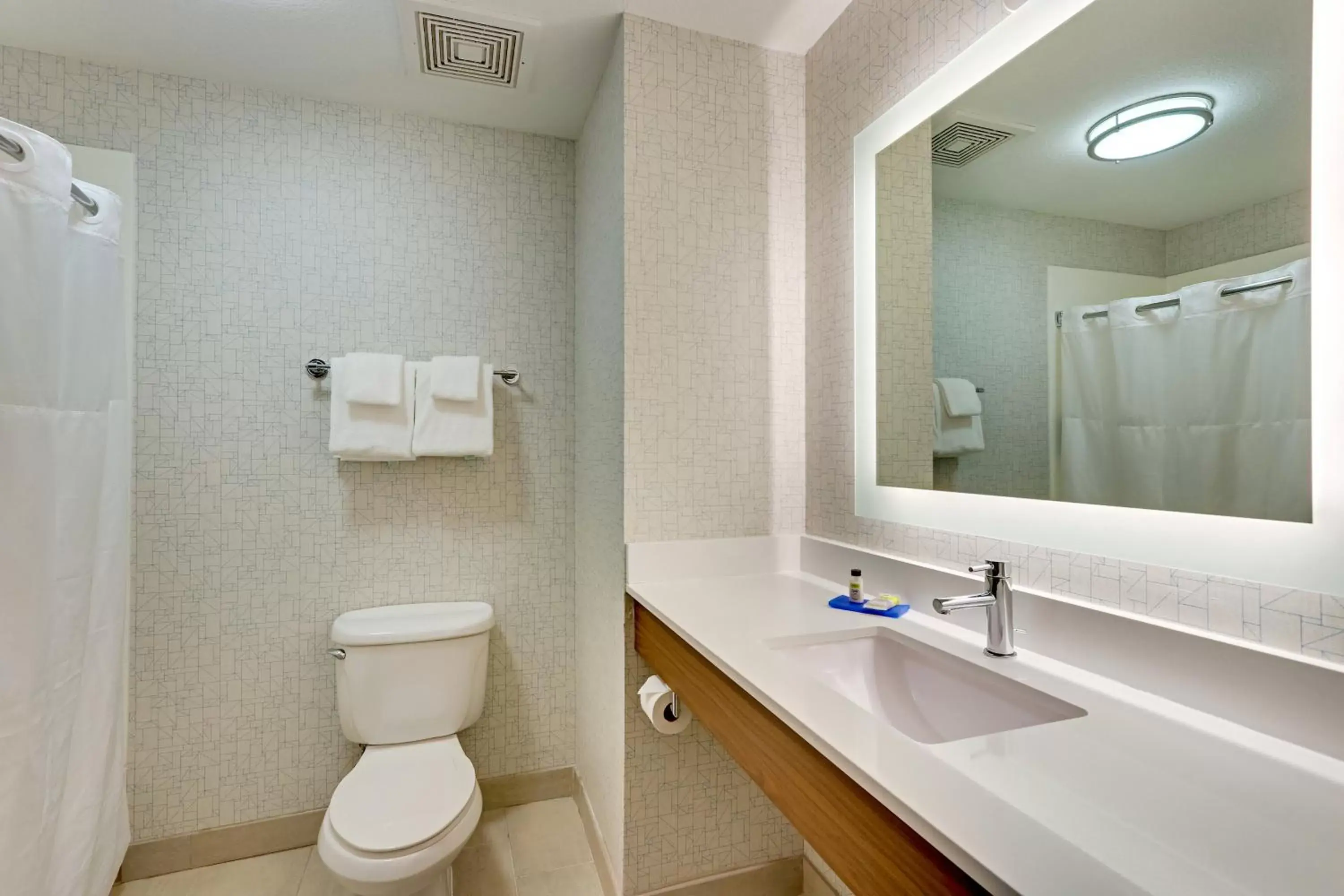 Photo of the whole room, Bathroom in Holiday Inn Express Hotel and Suites Weatherford, an IHG Hotel