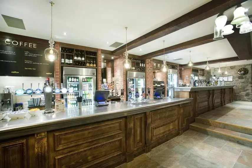 Lounge or bar in The Castle Hotel Wetherspoon