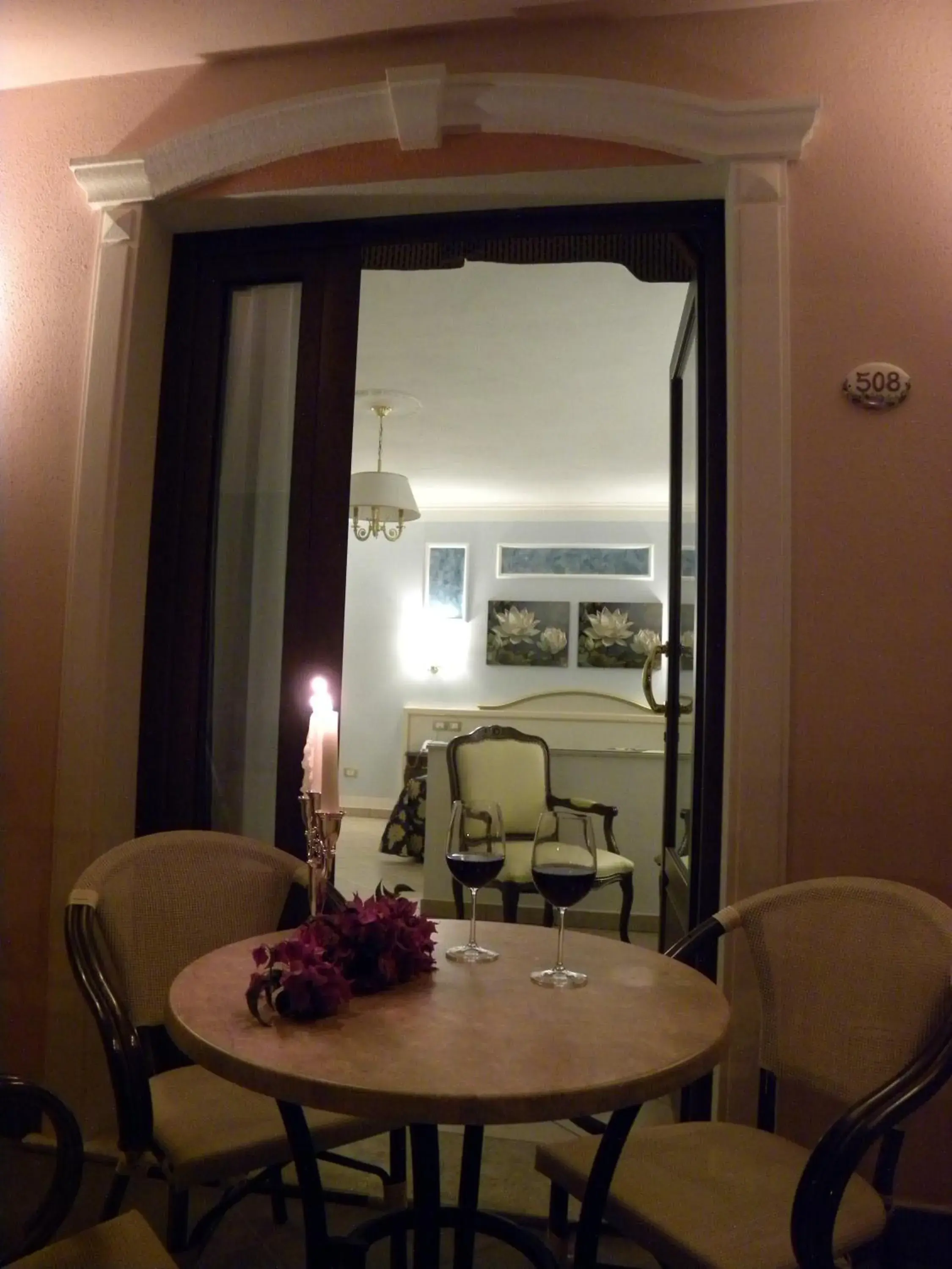 Photo of the whole room, Dining Area in Hotel Ristorante Borgo La Tana