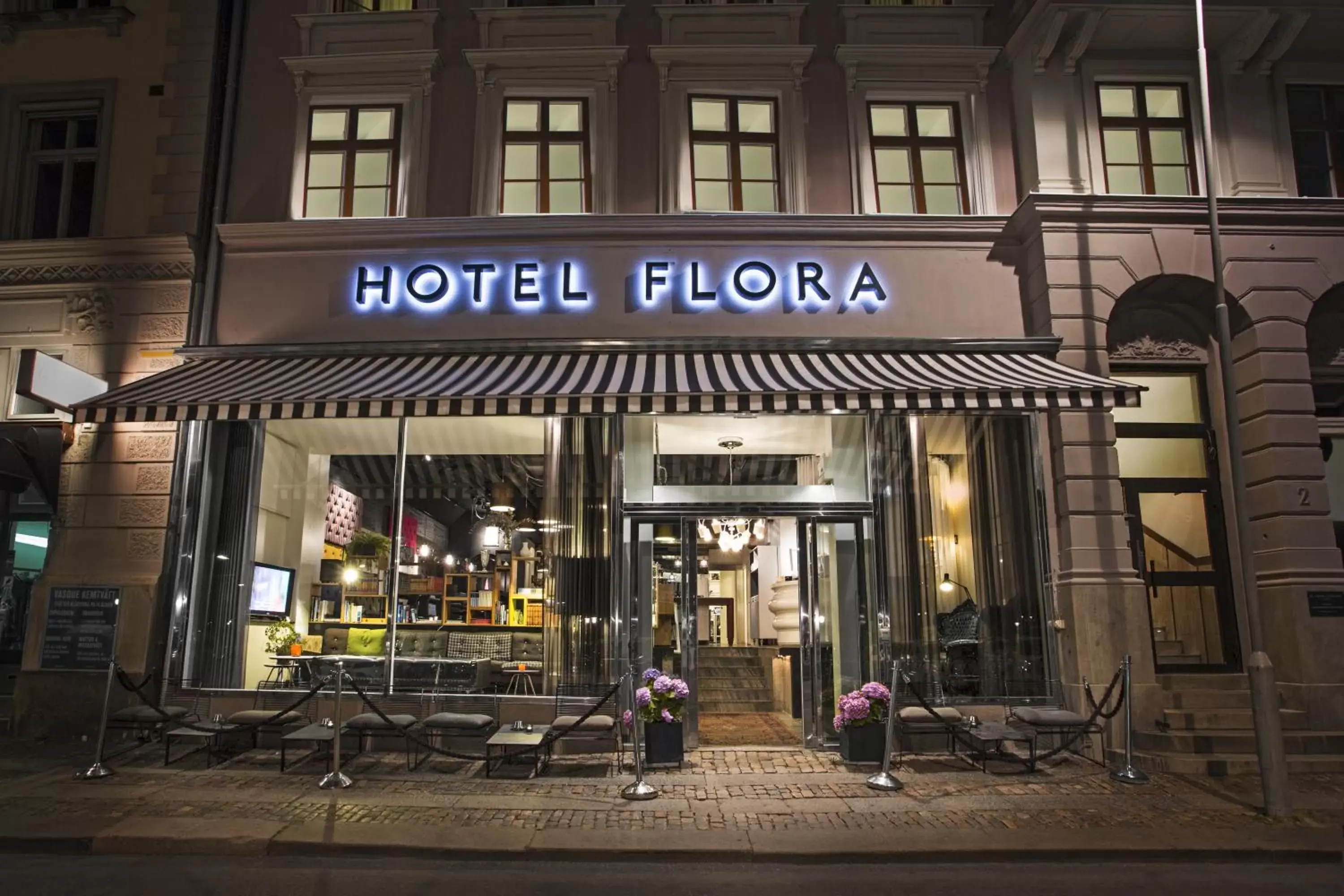 Facade/entrance in Hotel Flora
