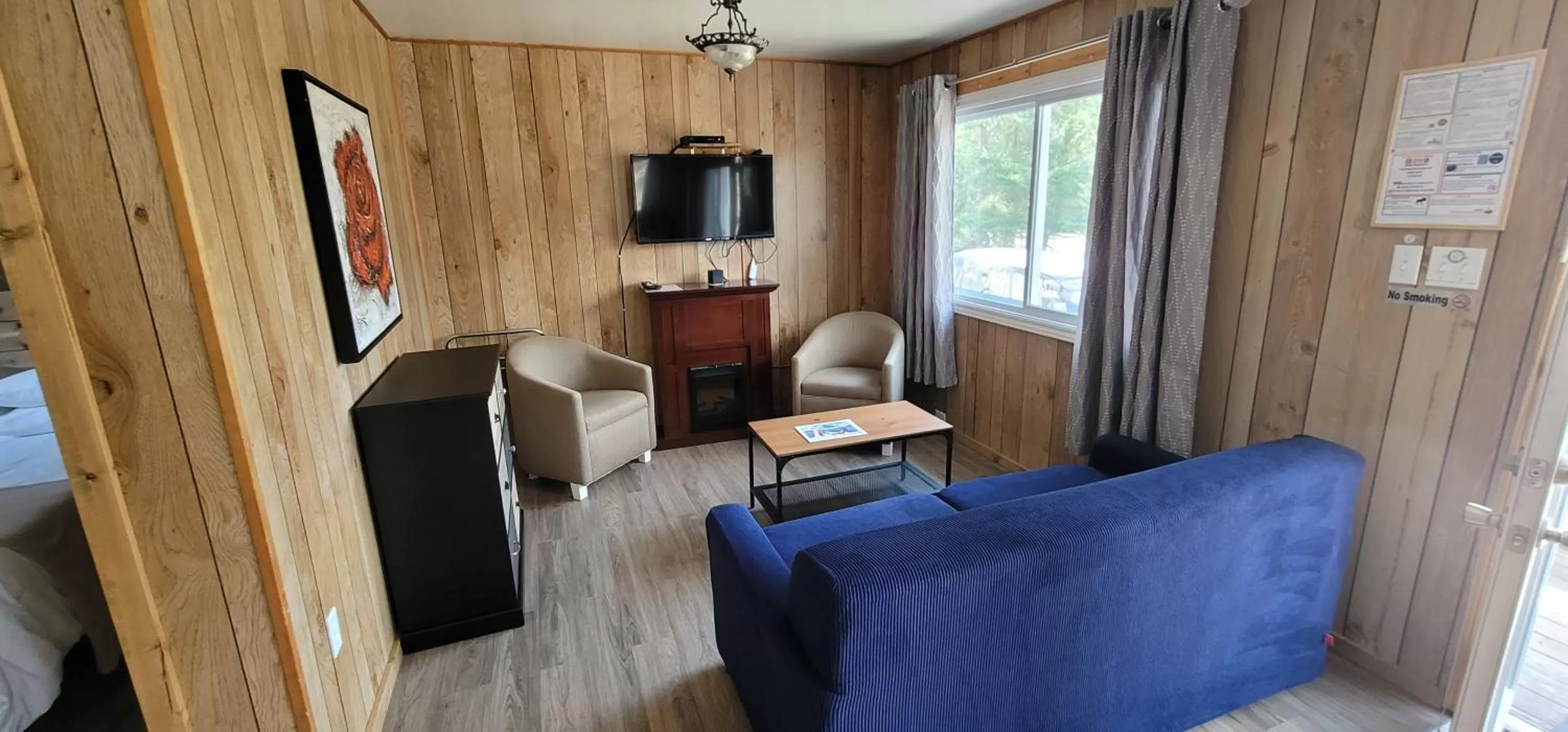 Shower in Parkway Cottage Resort and Trading Post