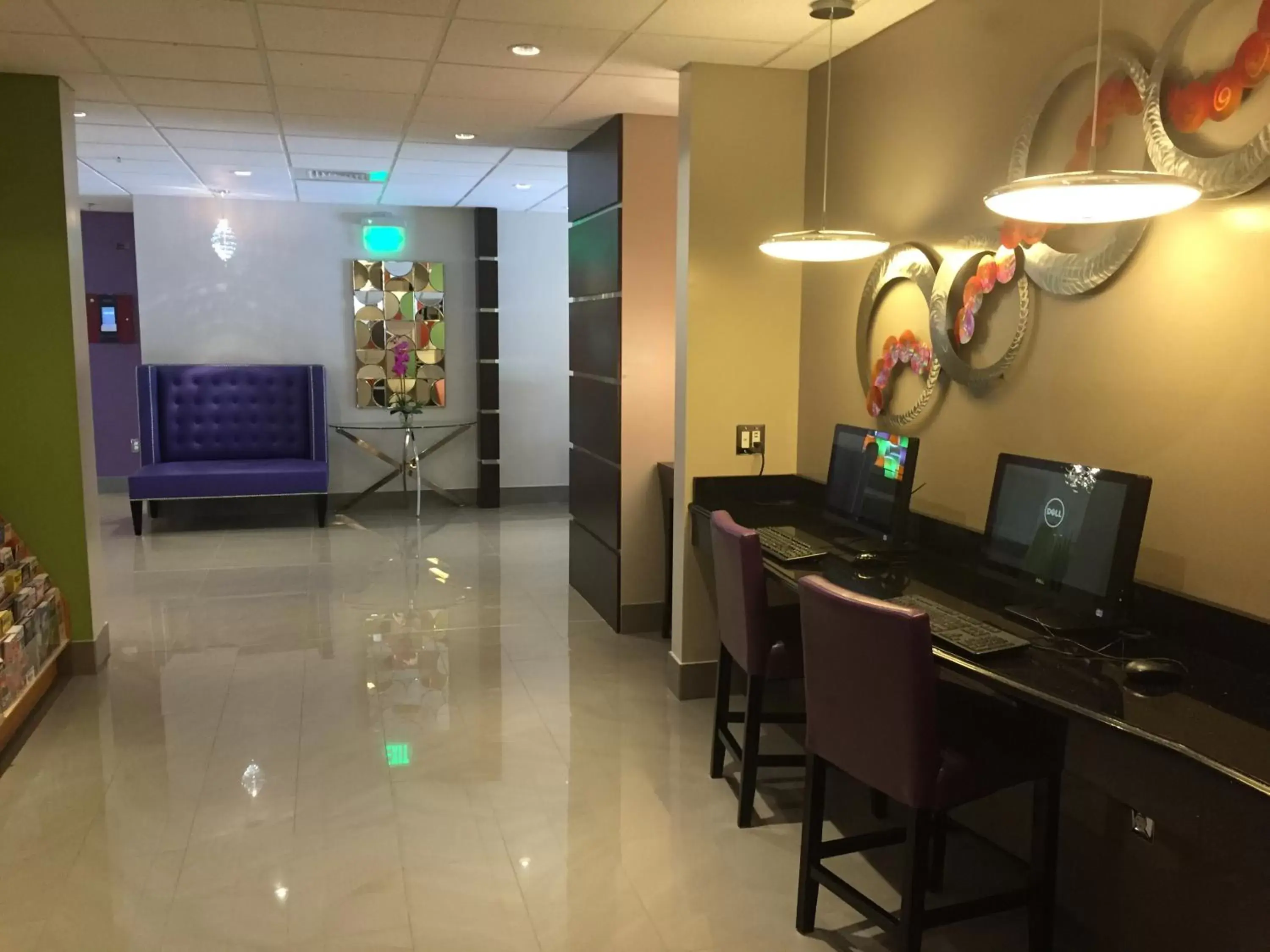 Lobby or reception in Days Inn & Suites by Wyndham Bonita Springs North Naples
