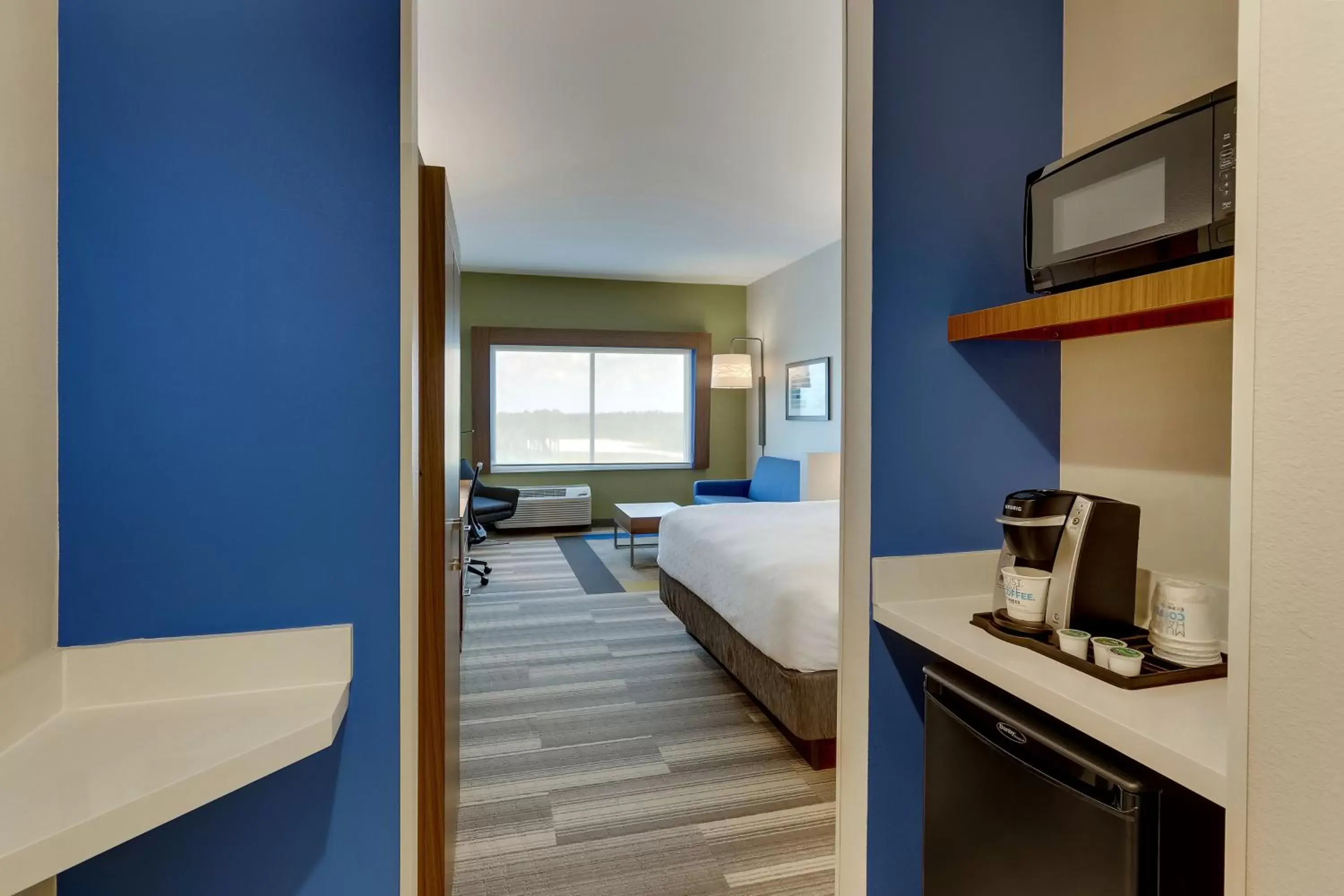 Bedroom in Holiday Inn Express - Wilmington - Porters Neck, an IHG Hotel