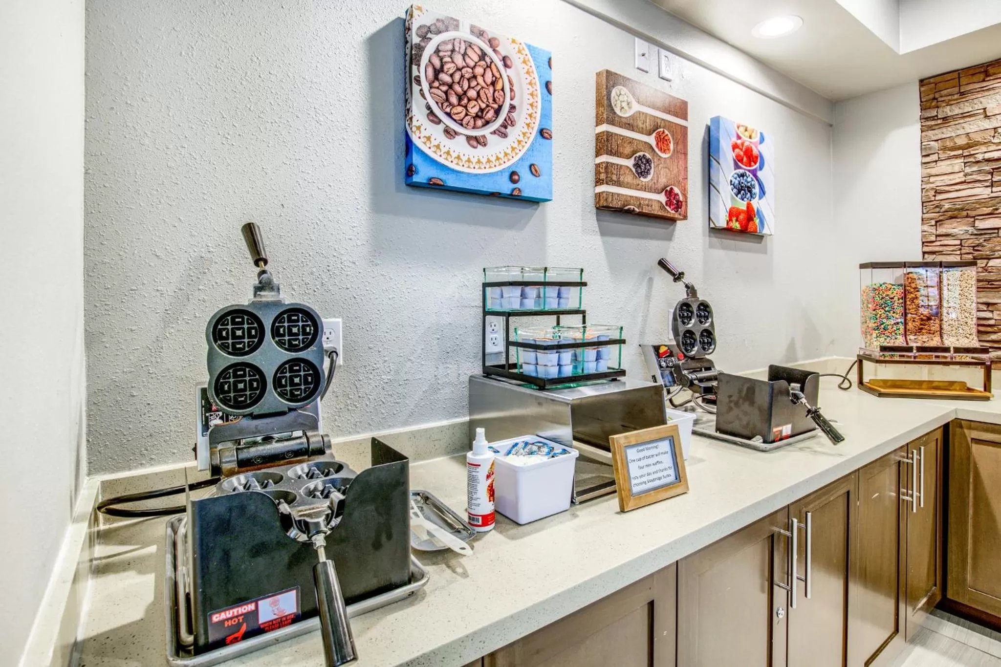 Restaurant/places to eat in Staybridge Suites Gulf Shores by IHG