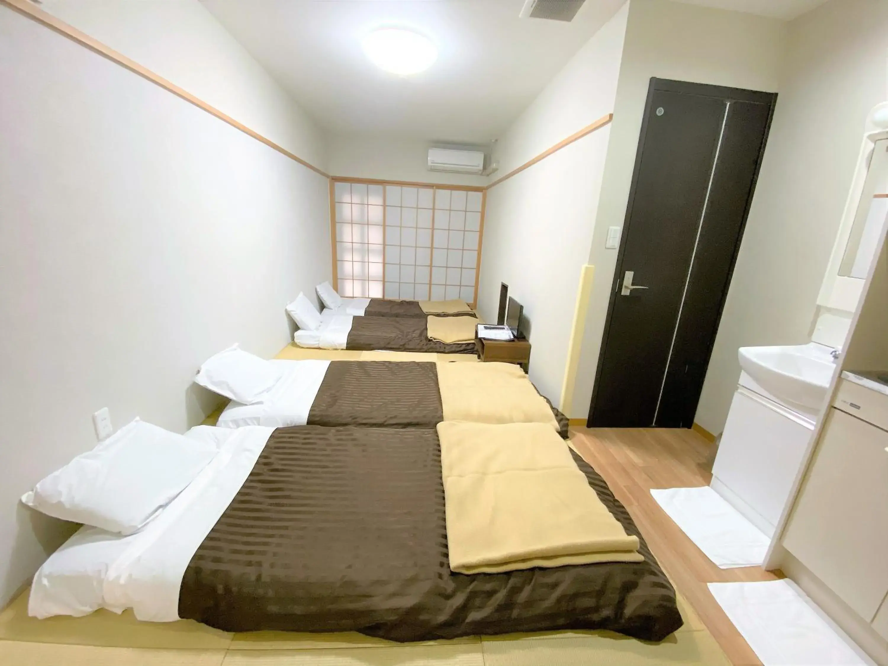 Photo of the whole room, Bed in Sakura Hotel Hatagaya