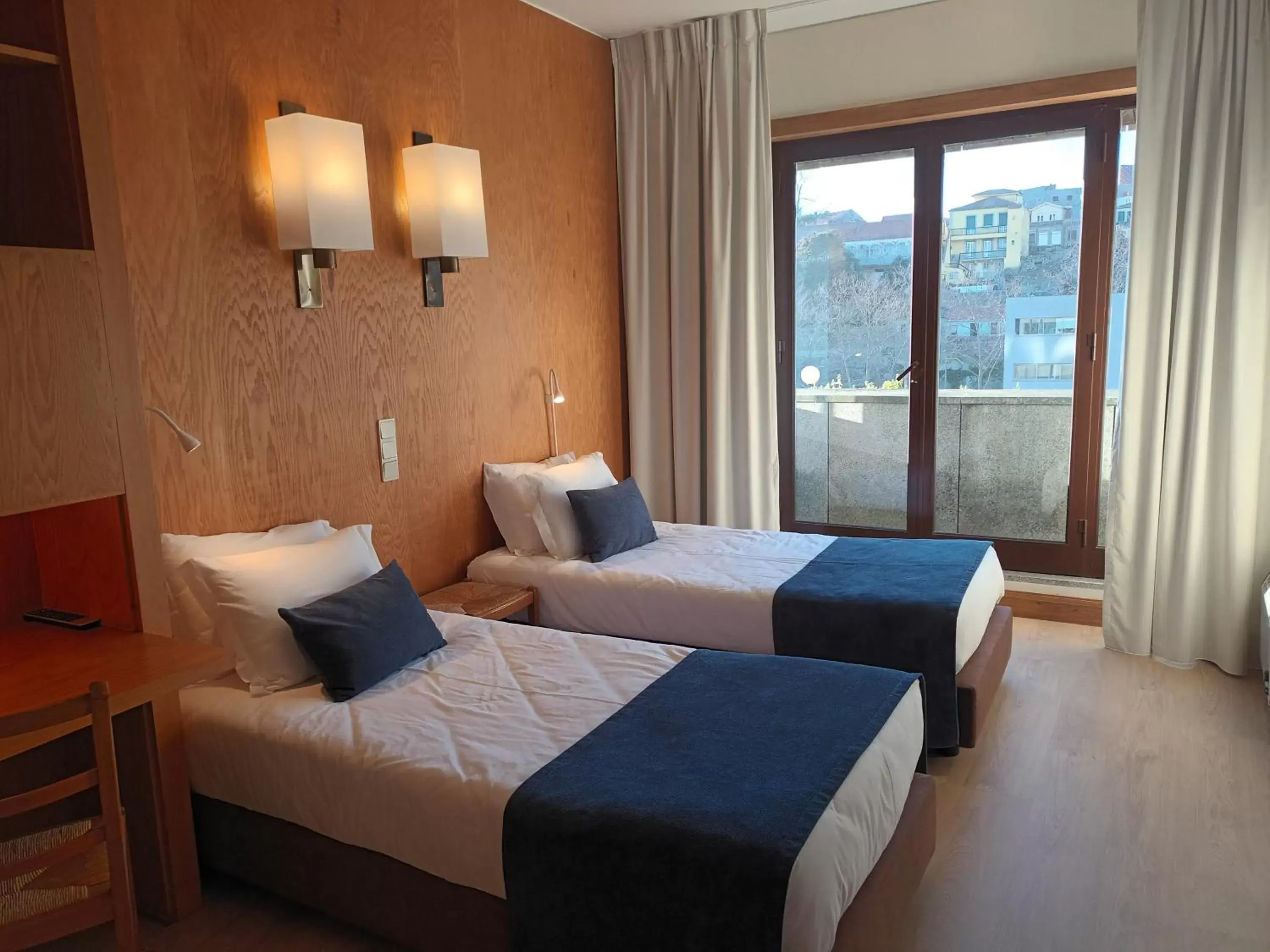 Bedroom, Bed in Vilar Oporto Hotel