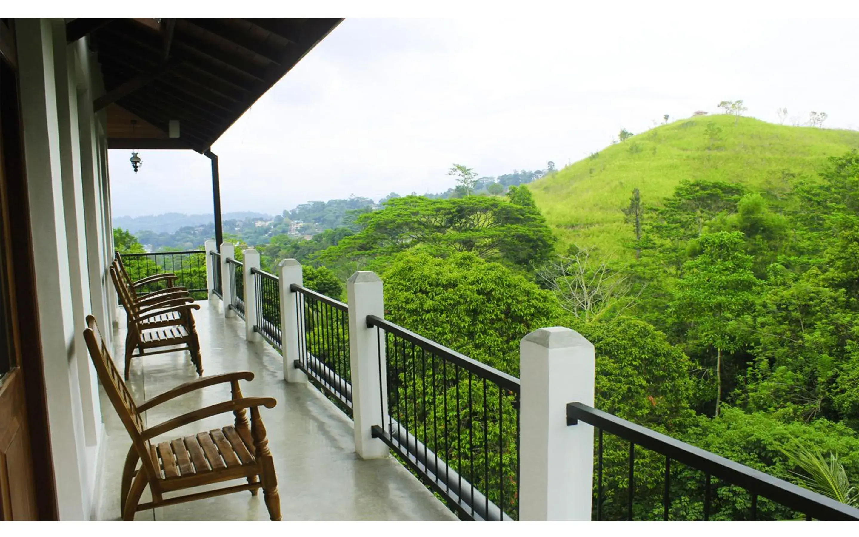 Mountain view, Balcony/Terrace in Hanthana House