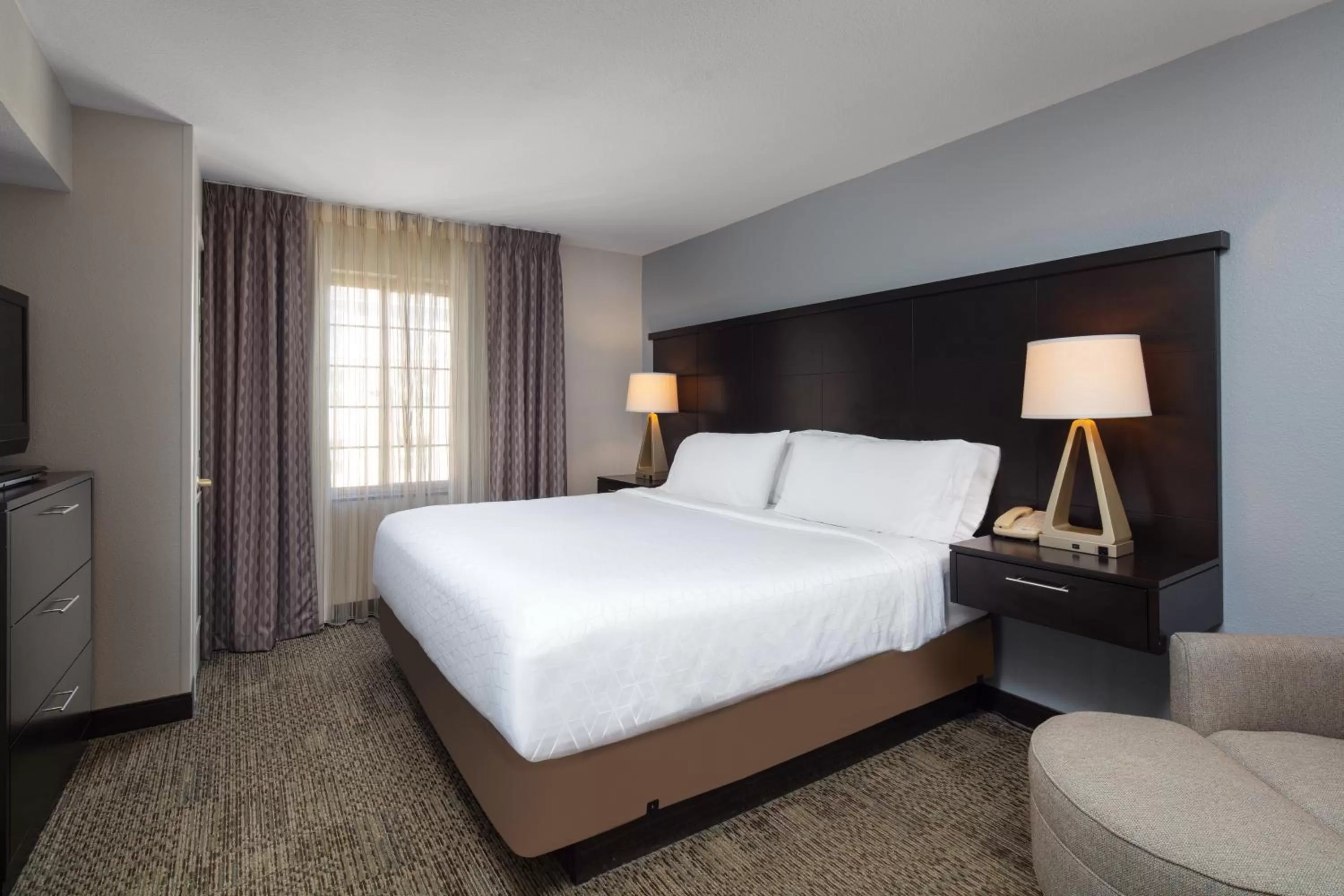 Bed in Staybridge Suites Fairfield Napa Valley Area by IHG