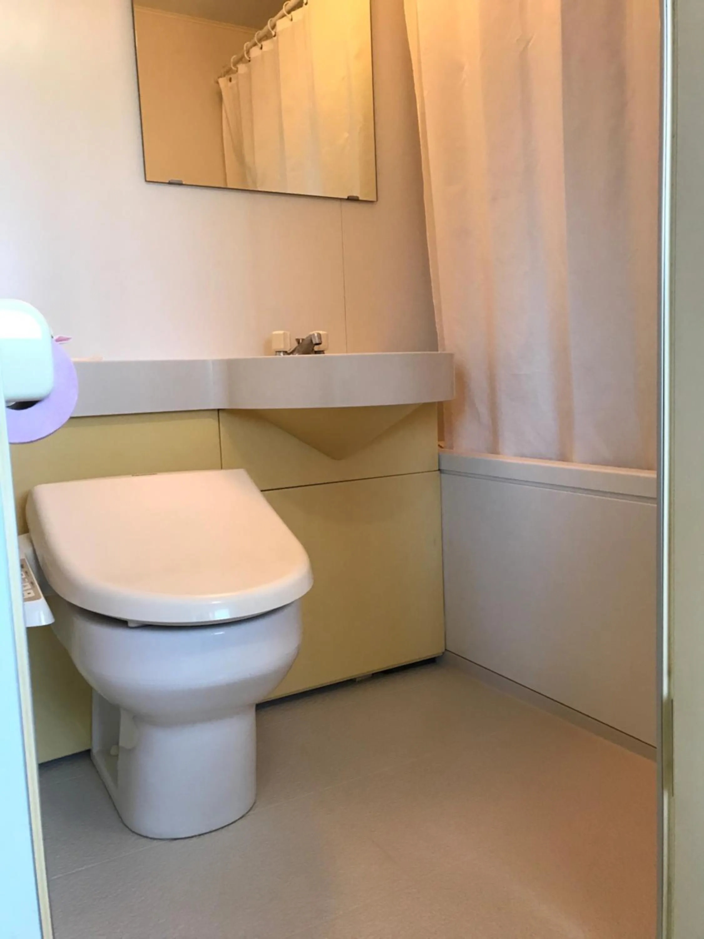 Toilet in Weekly Harbourview Mansion Main Building