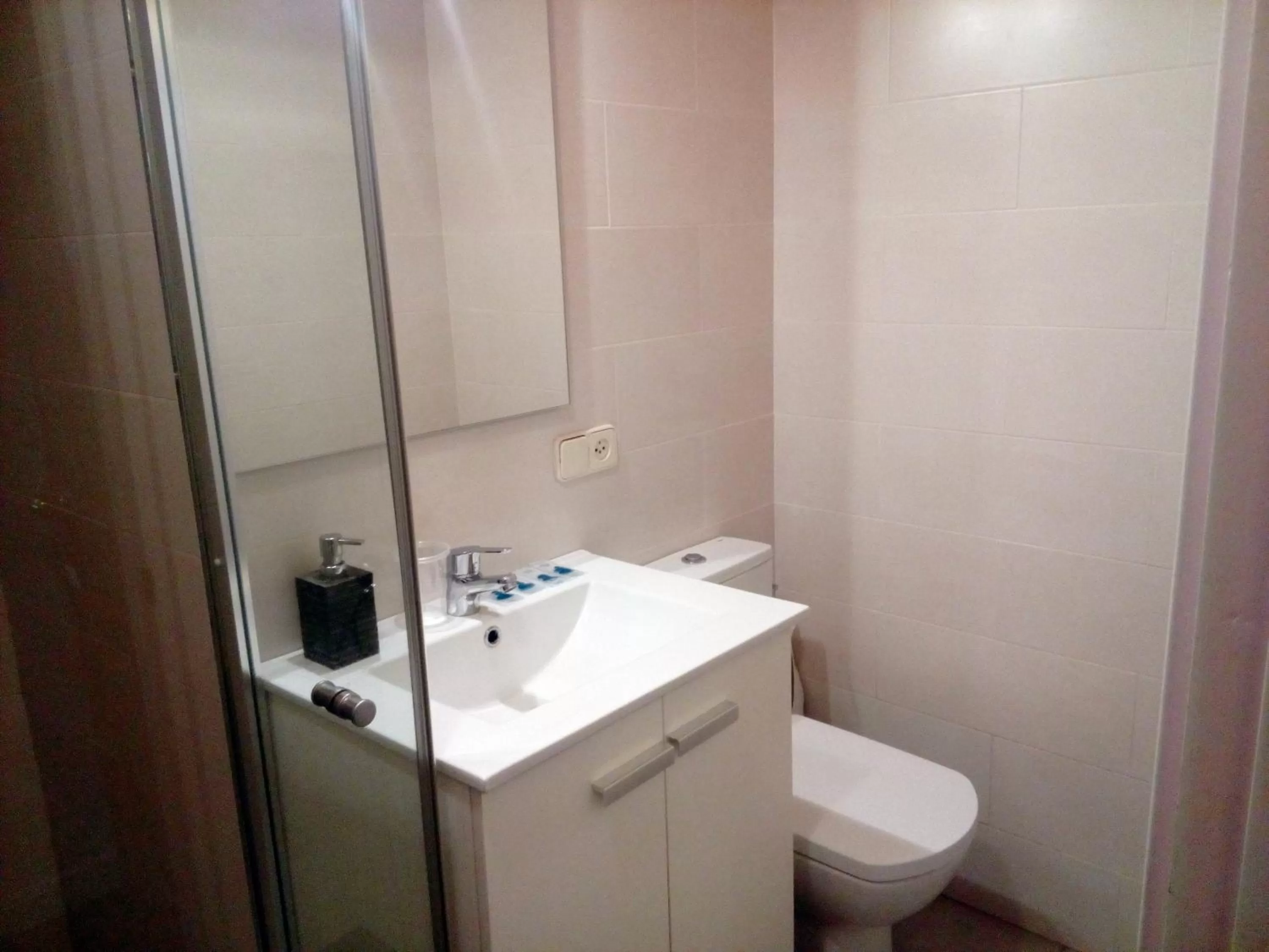 Shower in CAN MENCIÓ - Plaça Major