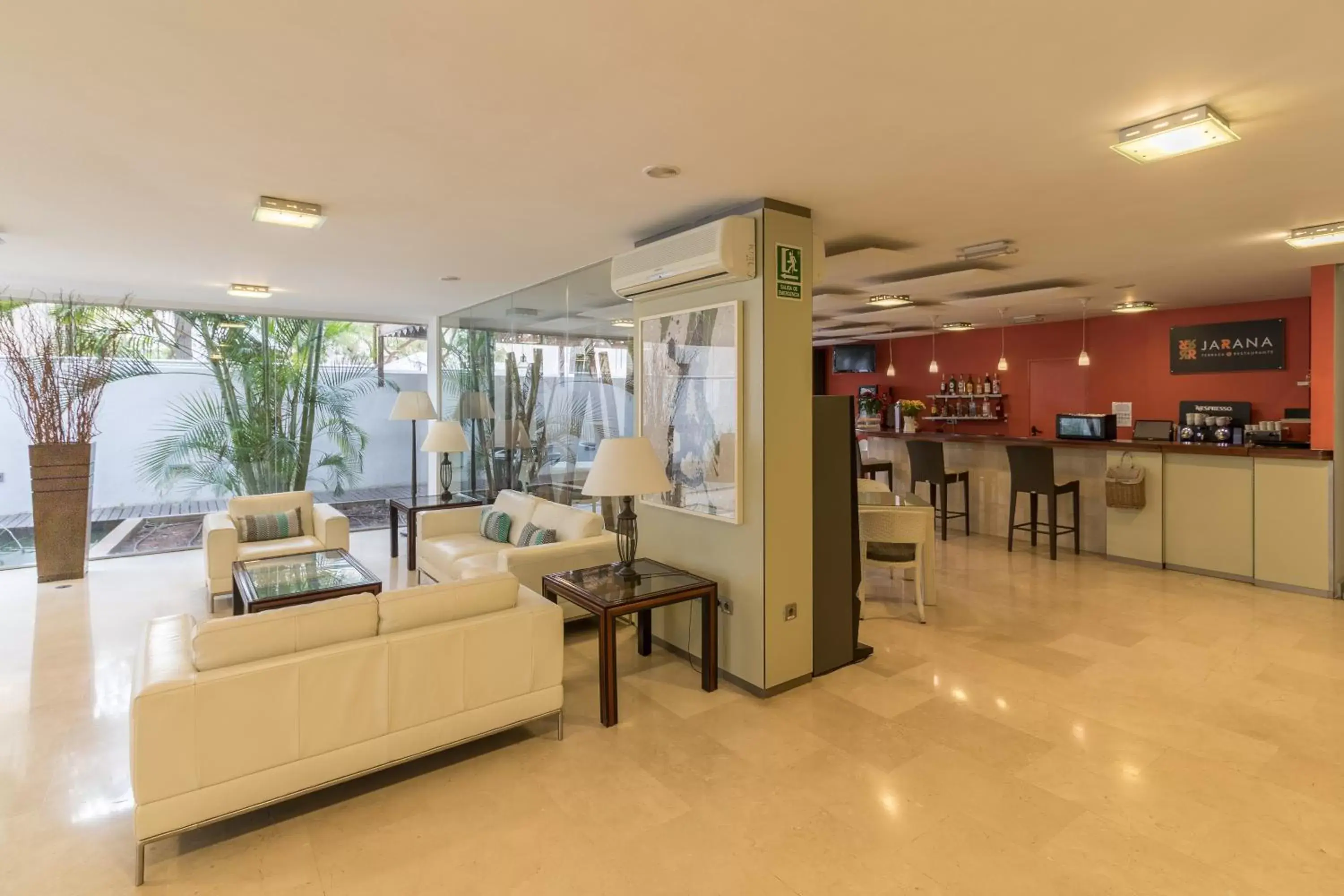 Lounge or bar in Hotel Colon Rambla