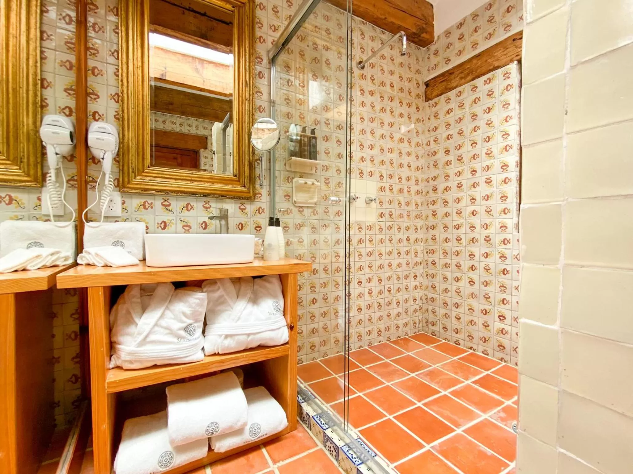 Bathroom in Molino de los Reyes