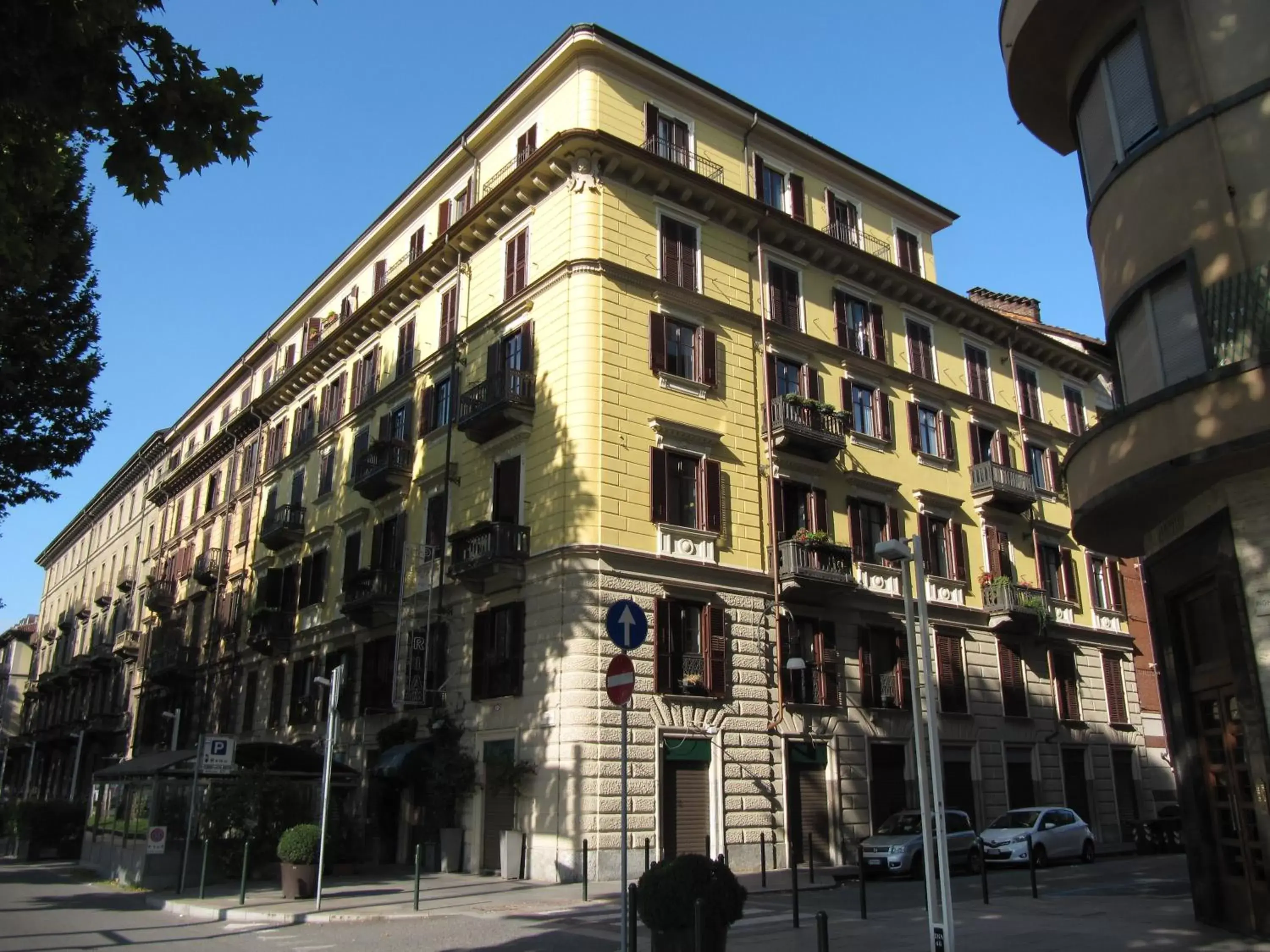 Facade/entrance, Property Building in Al Porta Susa B&B