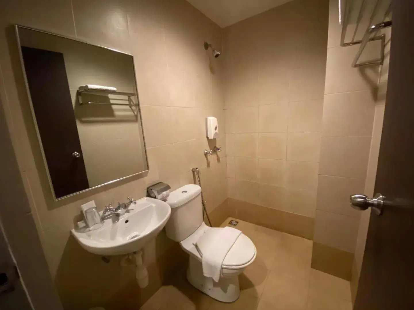 Bathroom in Swan Garden Hotel