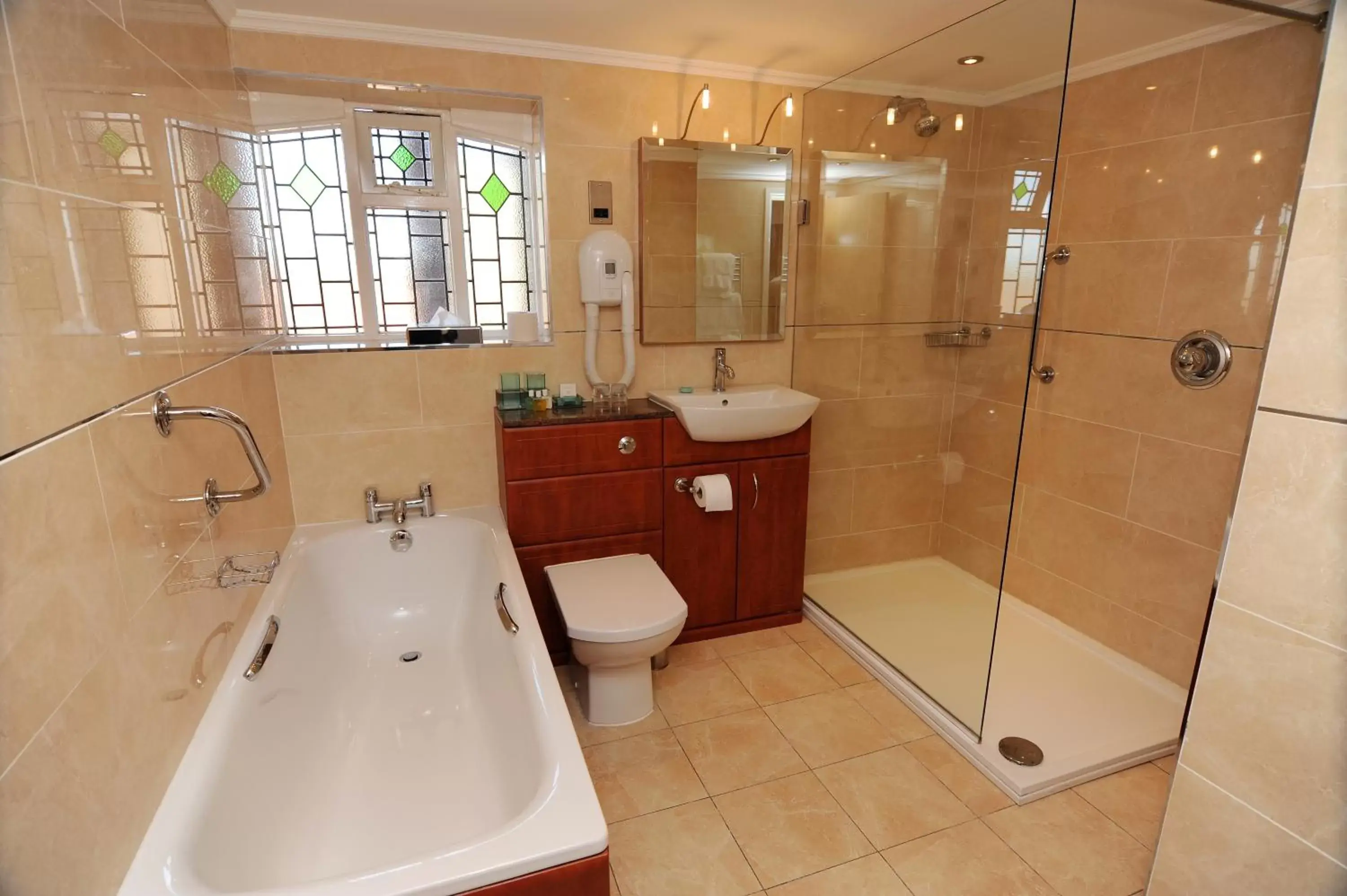 Bathroom in Expanse Hotel