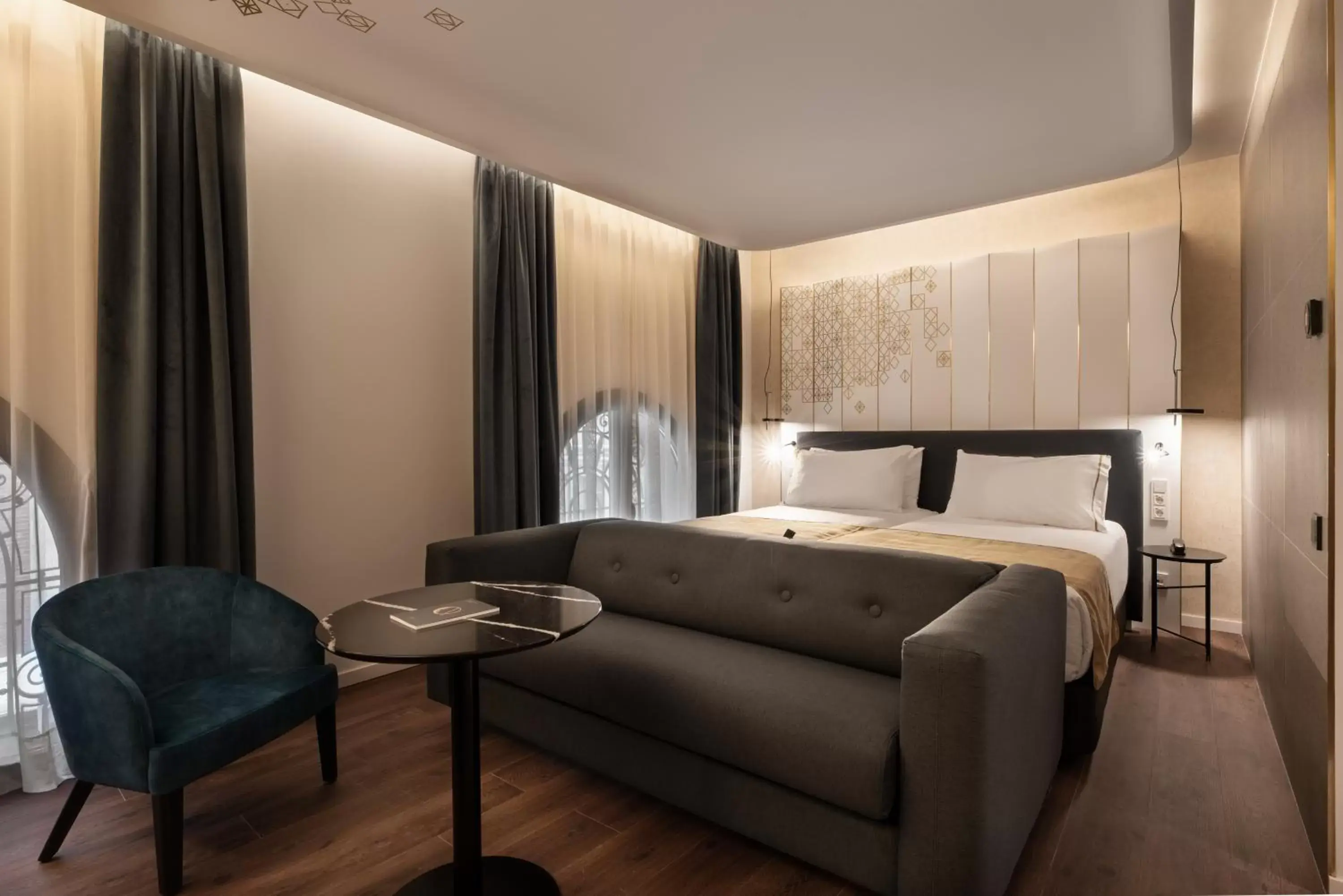 Photo of the whole room, Bed in Áurea Palacio de Correos by Eurostars Hotel Company