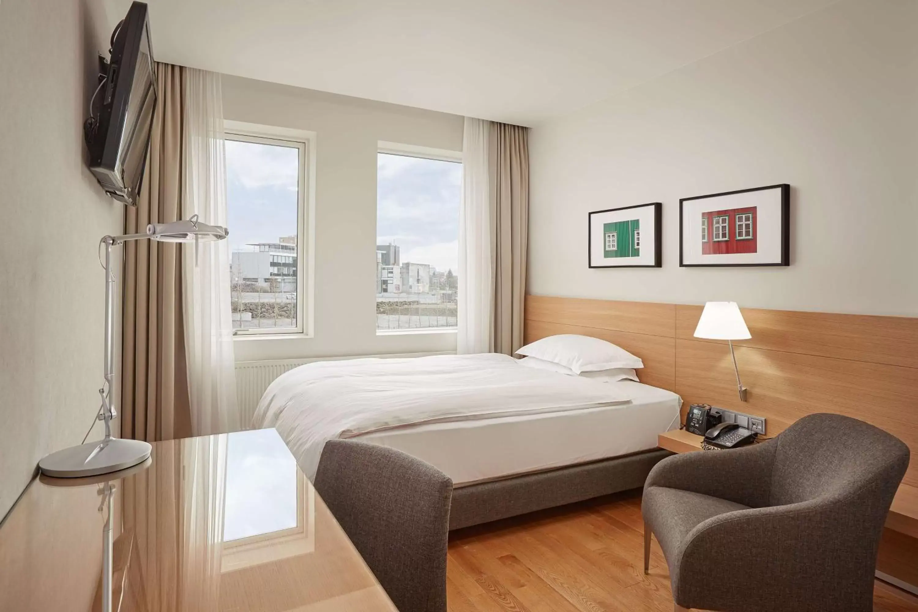 Bedroom, Bed in Hilton Reykjavik Nordica