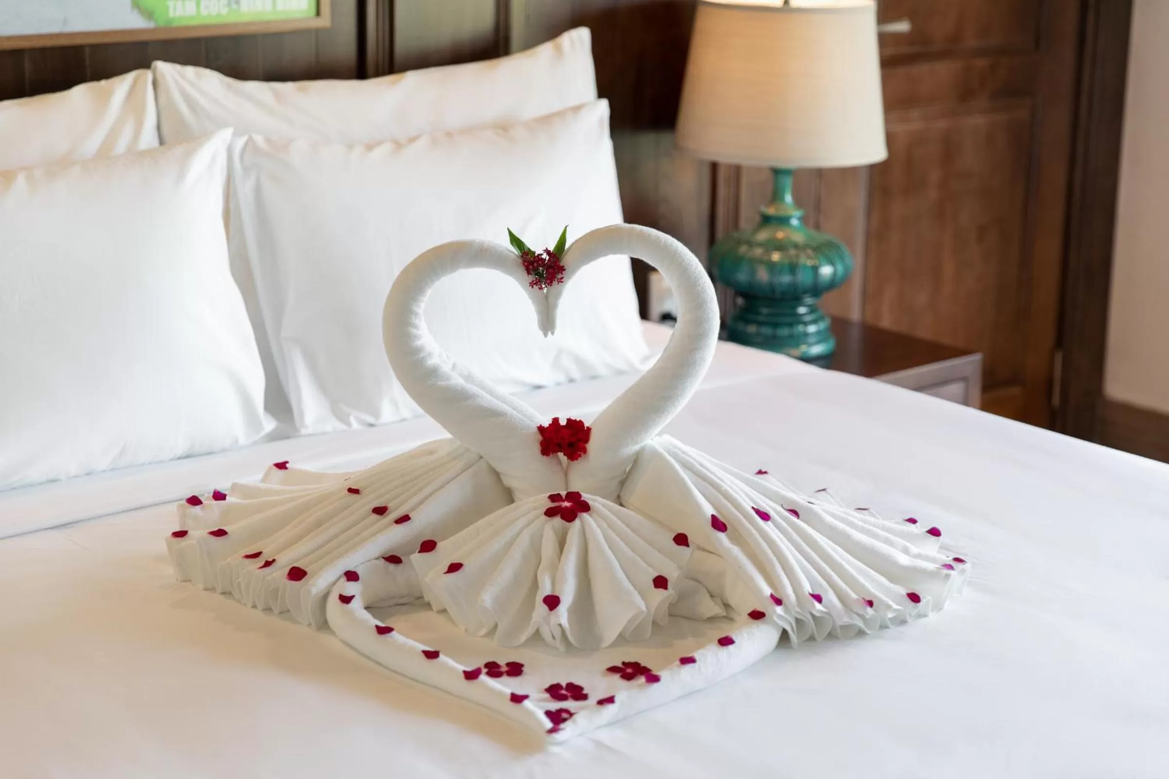 Bedroom, Bed in Bai Dinh Riverside Resort & Spa