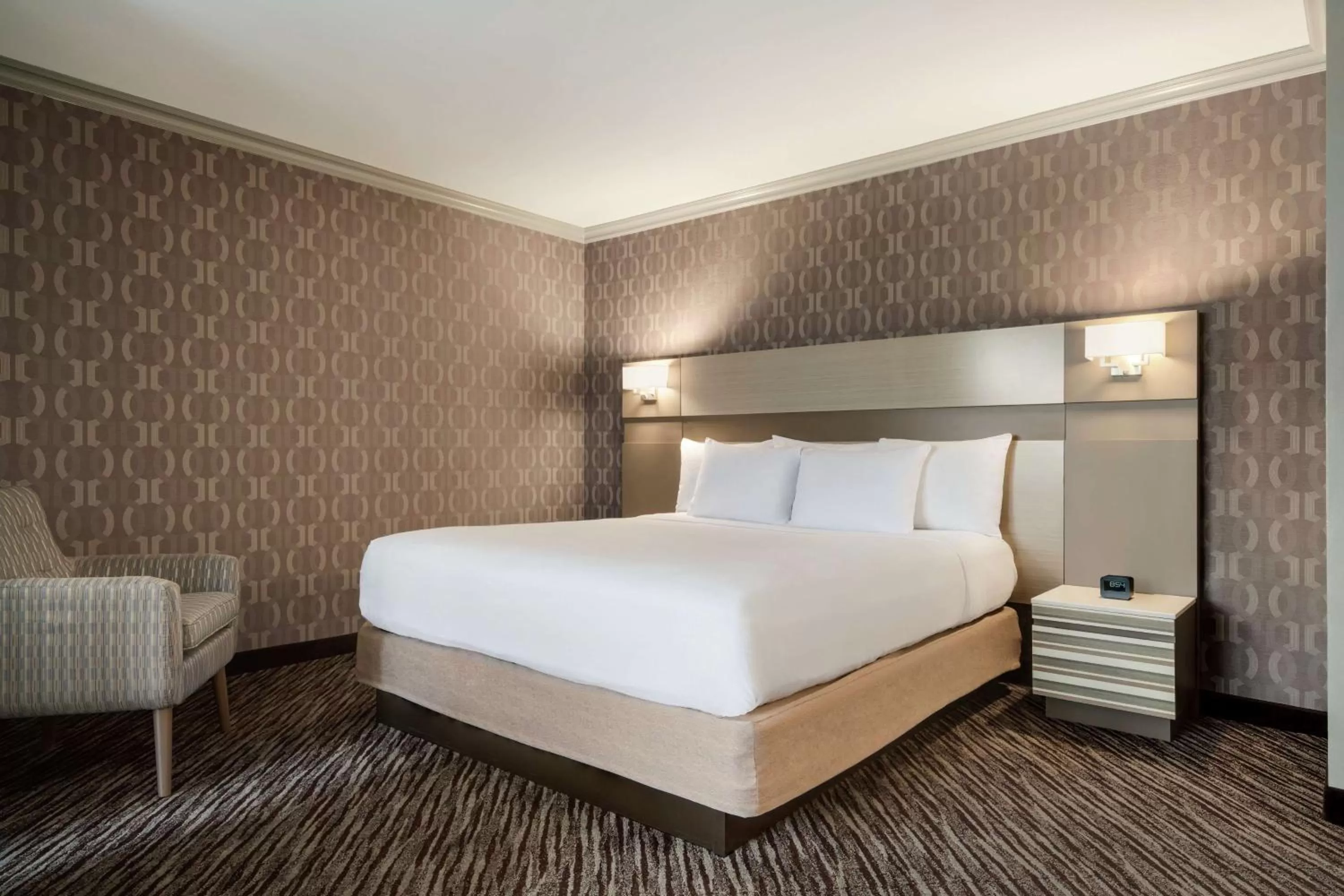 Bed in Hilton Melbourne, FL