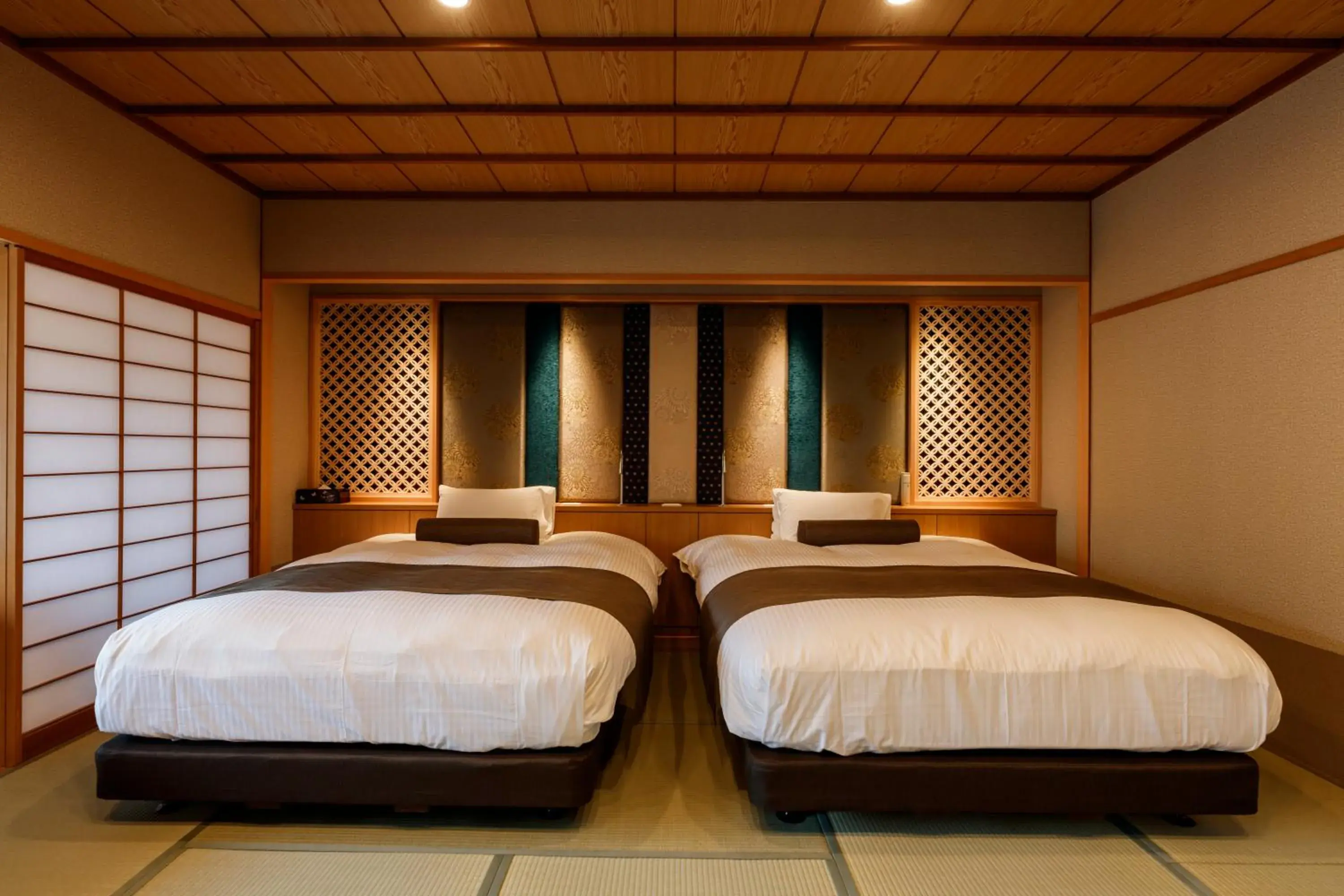 Bedroom, Bed in Tachibana Shikitei