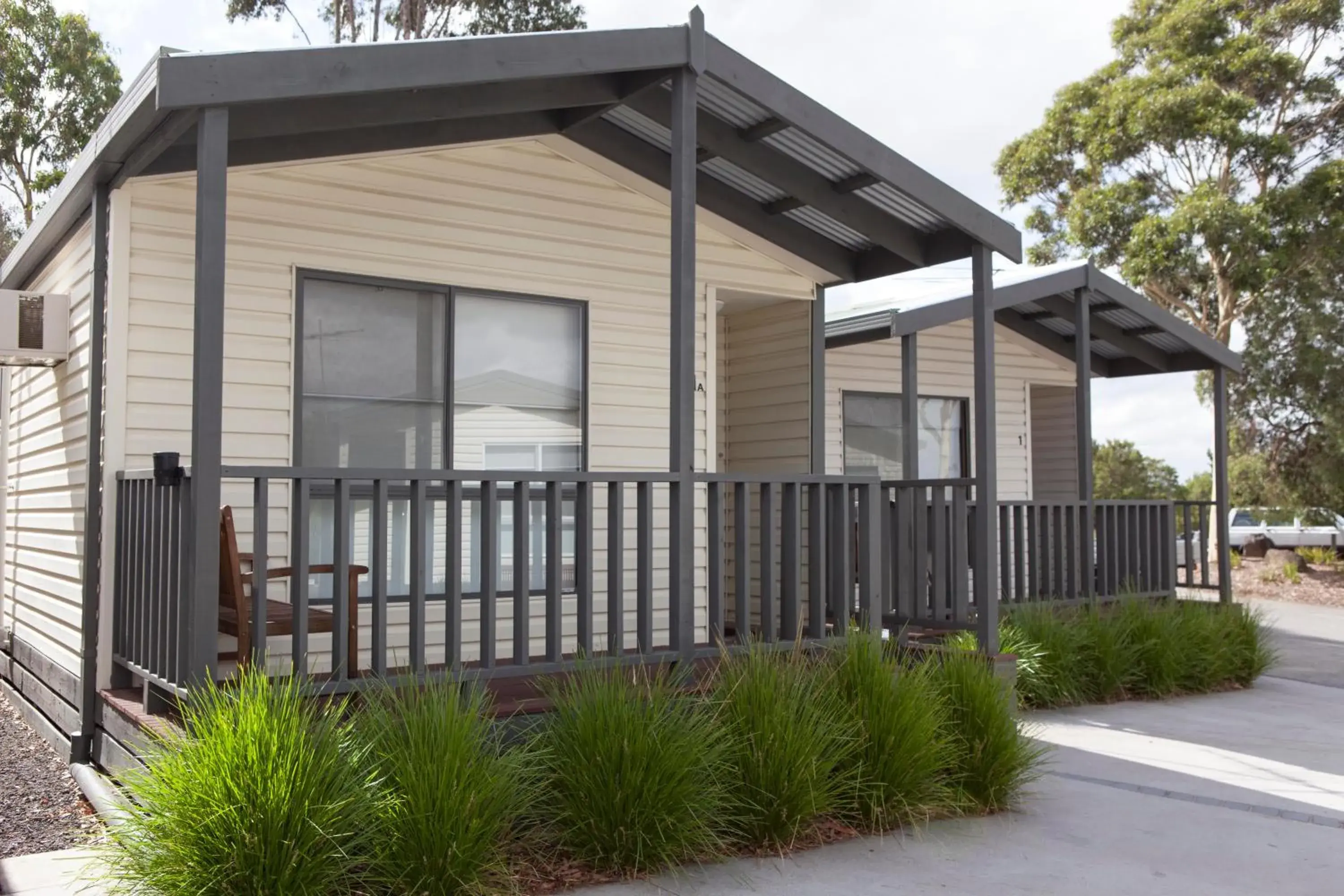 Facade/entrance, Property Building in Airport Tourist Village Melbourne