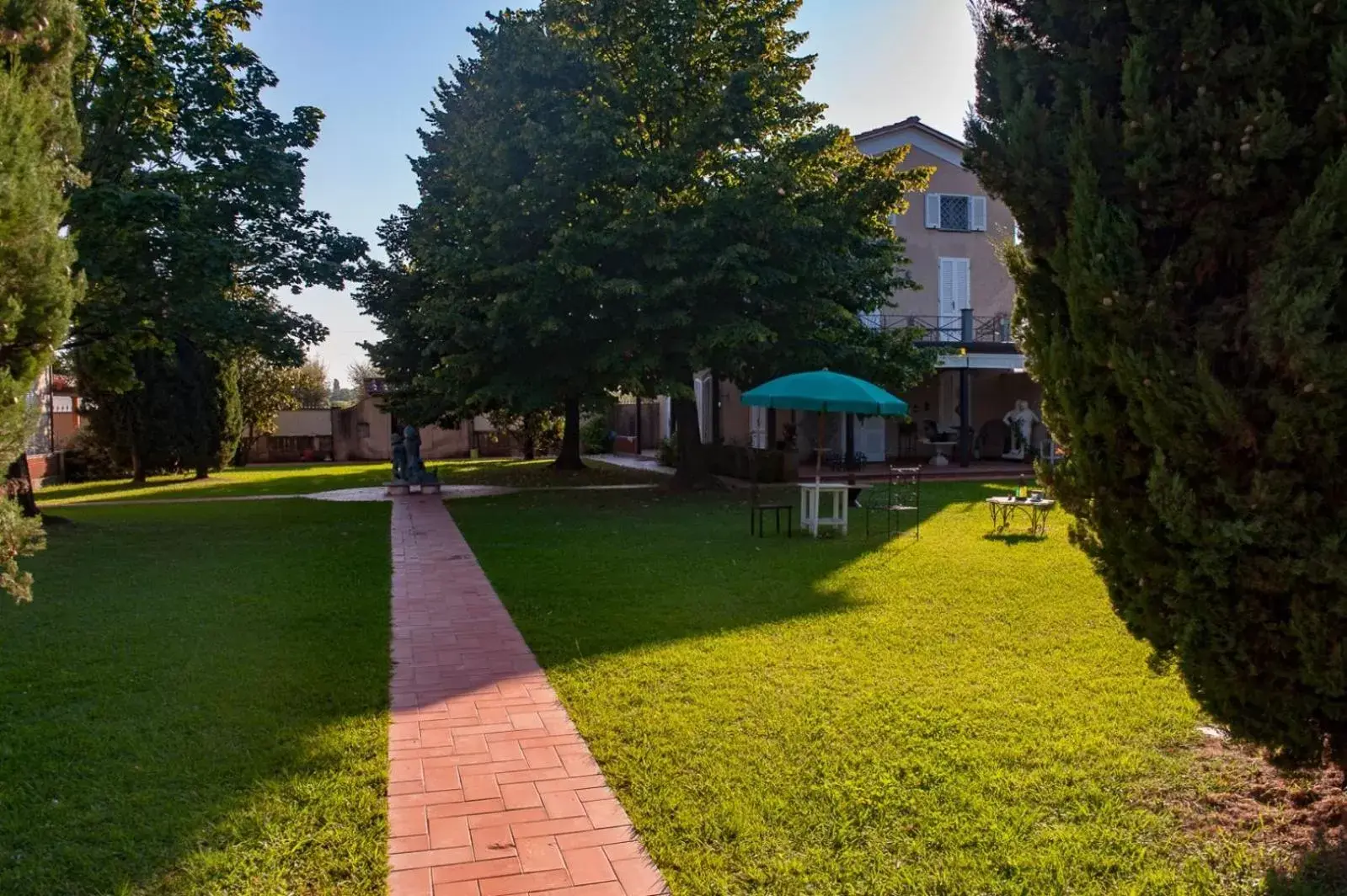 Garden in Villa Marinsky Pietrasanta