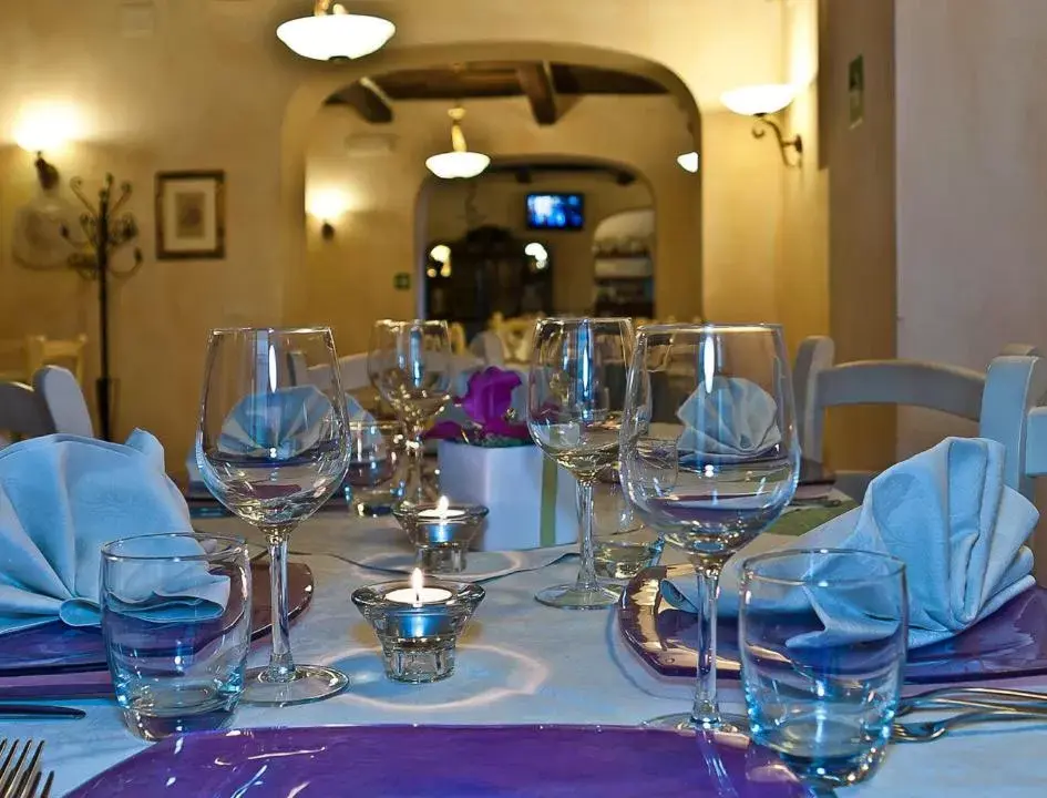 Restaurant/Places to Eat in Hotel Villa Cheli