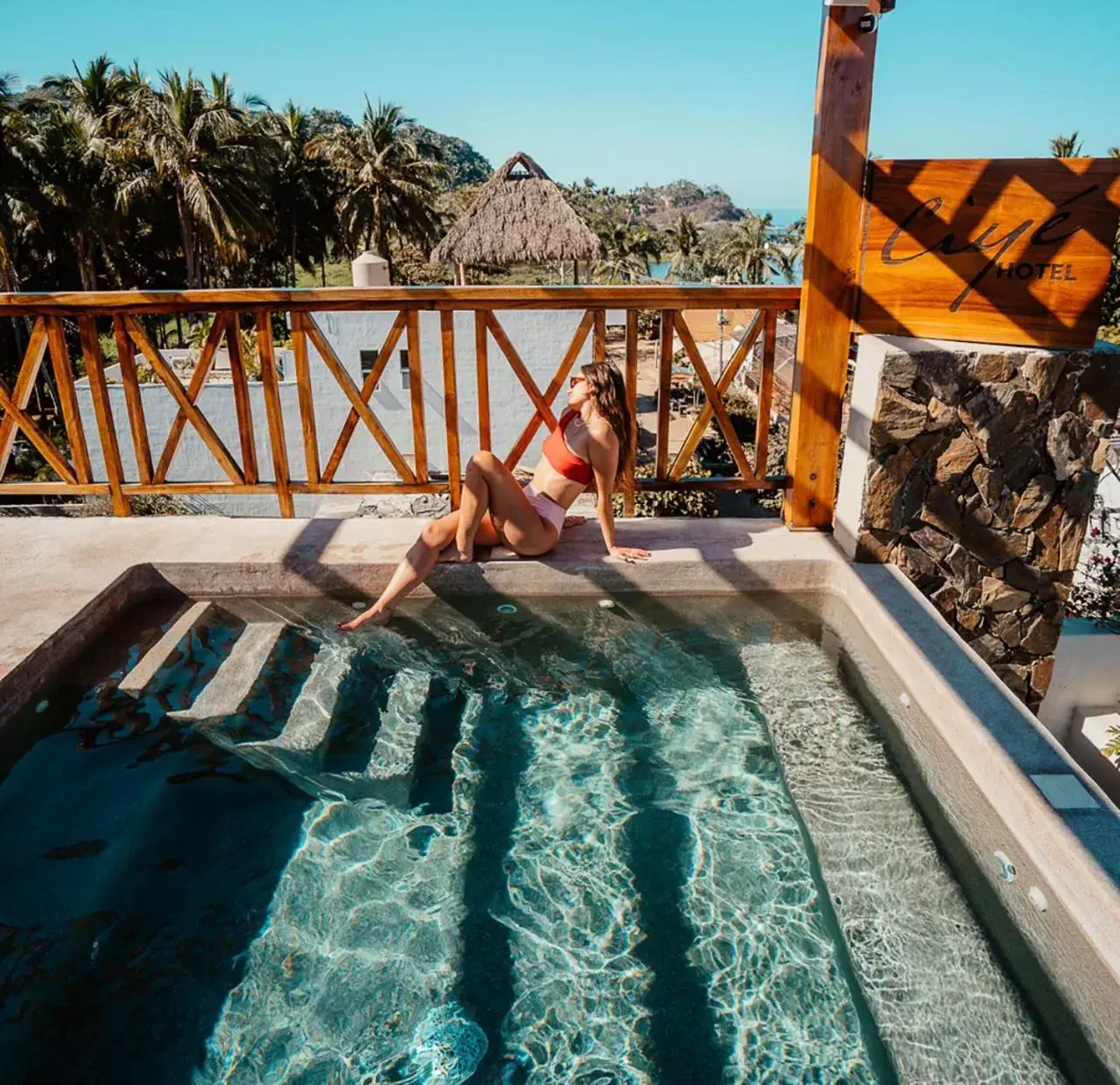 Swimming Pool in Ciyé Hotel