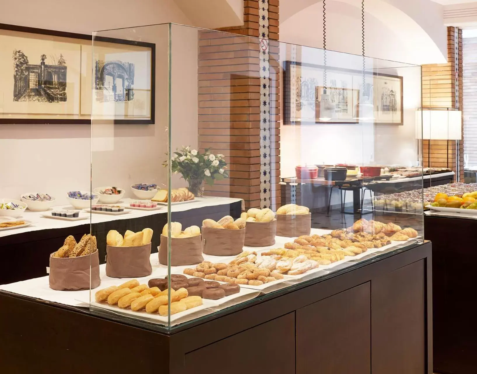 Buffet breakfast, Restaurant/Places to Eat in Hotel Fernando III