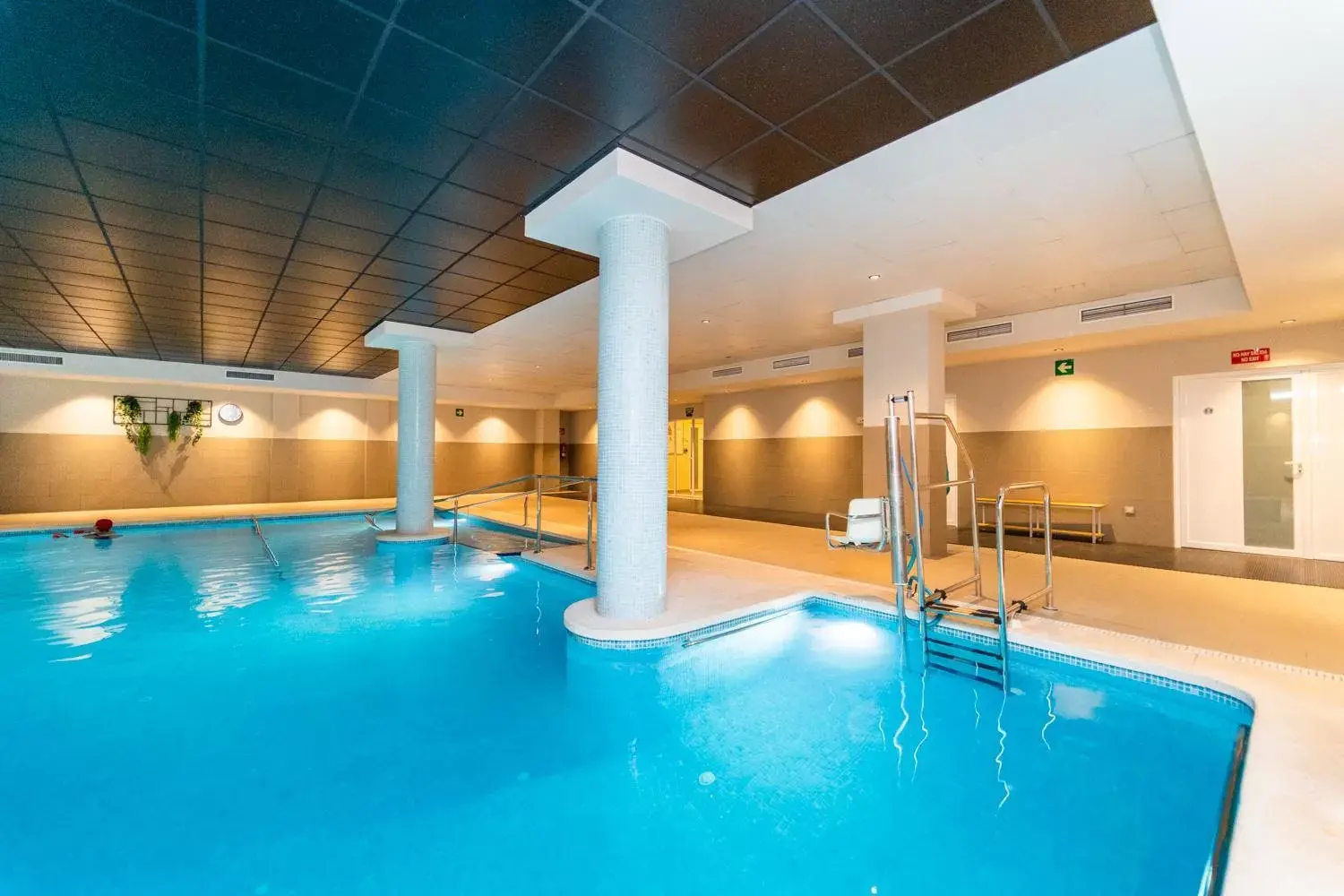 Swimming Pool in Hotel Vistamar Wellness by DLV