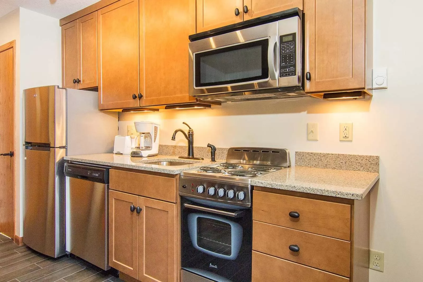 Kitchen or kitchenette in Caribou Highlands Lodge
